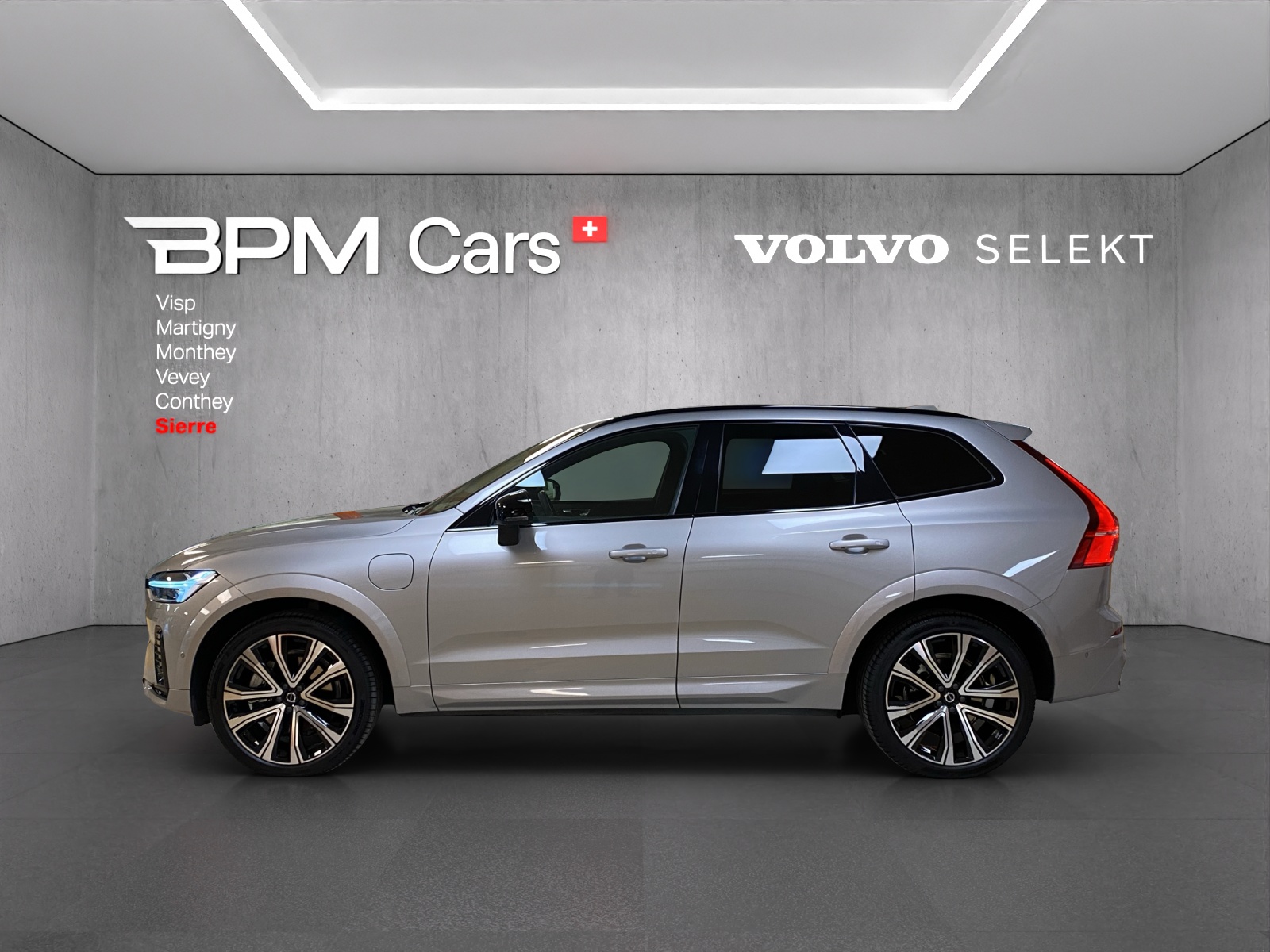 VOLVO XC60 T6 eAWD PluginHybrid R-Design Geartronic-image-17