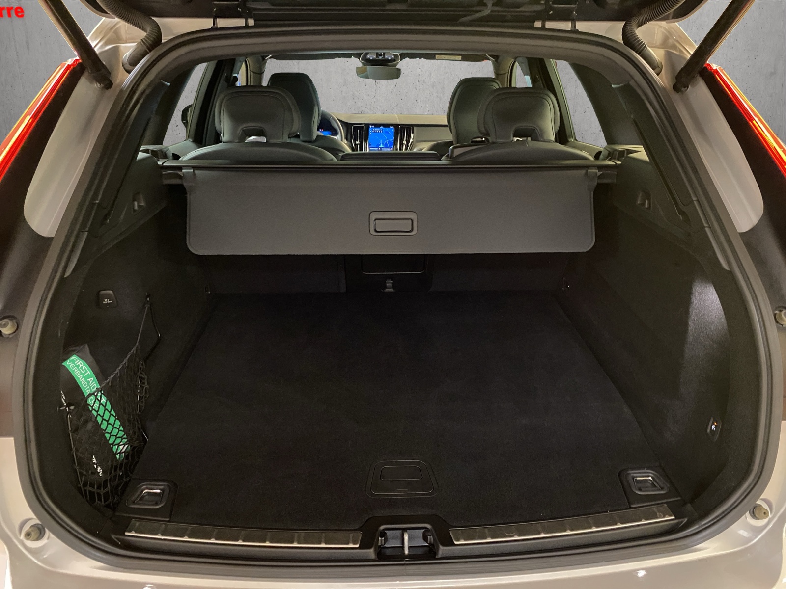 VOLVO XC60 T6 eAWD PluginHybrid R-Design Geartronic-image-13