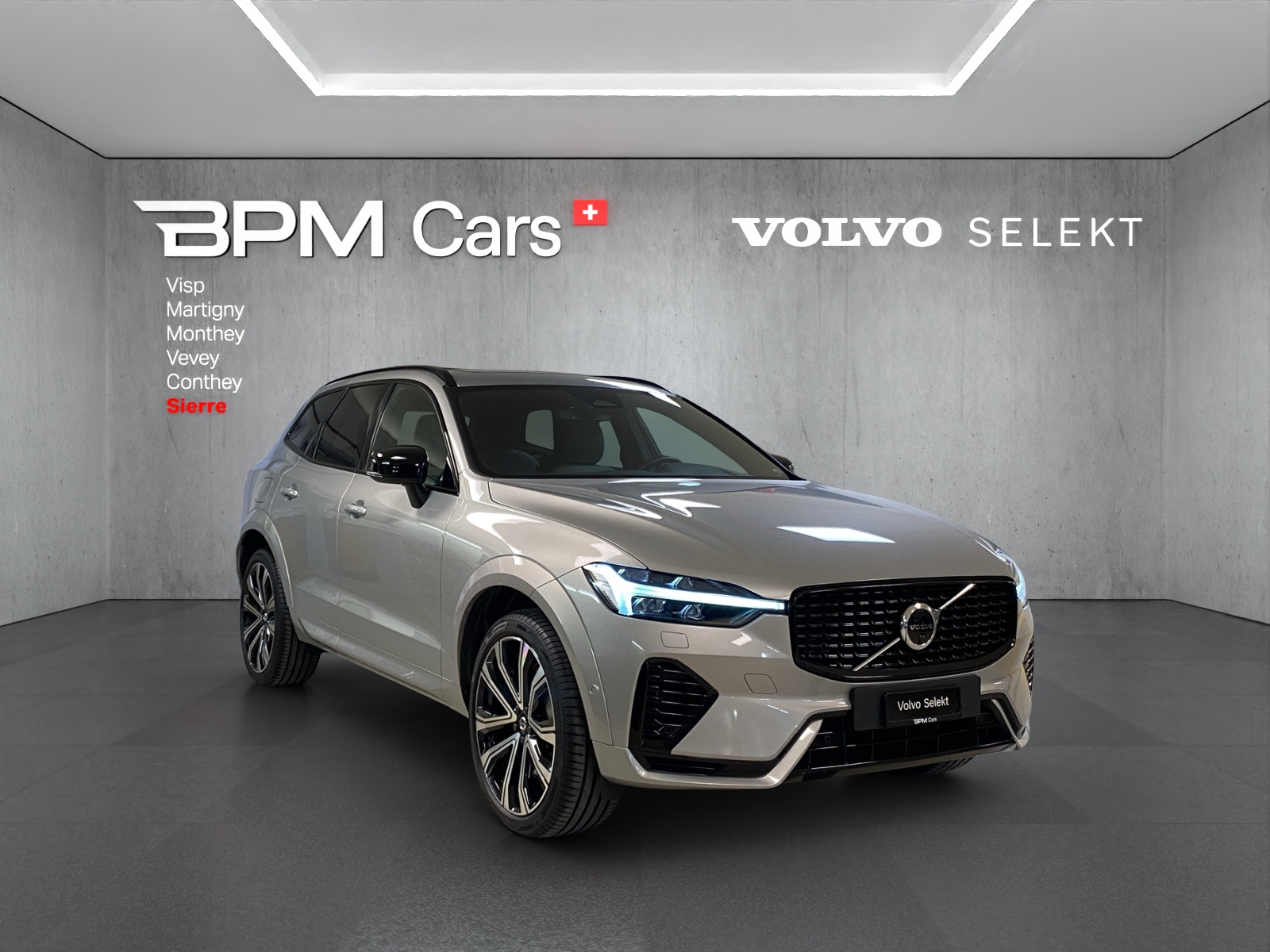 VOLVO XC60 T6 eAWD PluginHybrid R-Design Geartronic-image-4