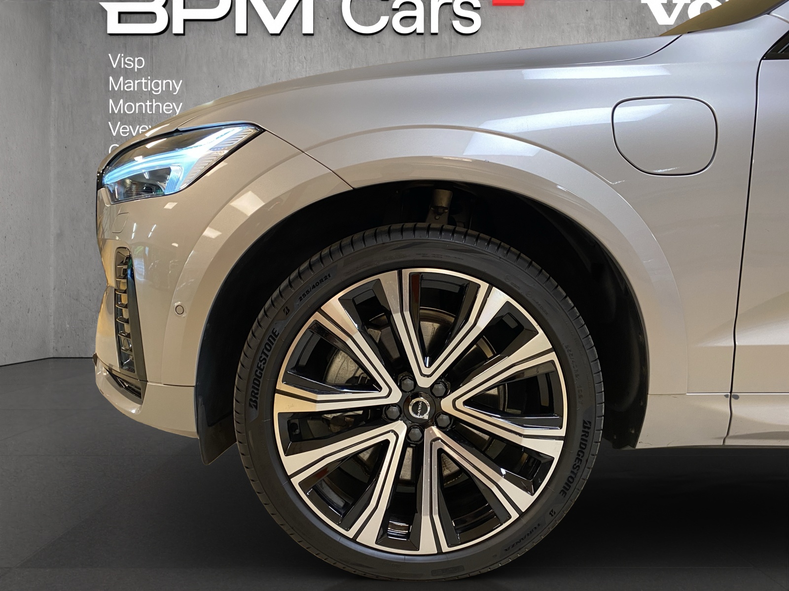 VOLVO XC60 T6 eAWD PluginHybrid R-Design Geartronic-image-6