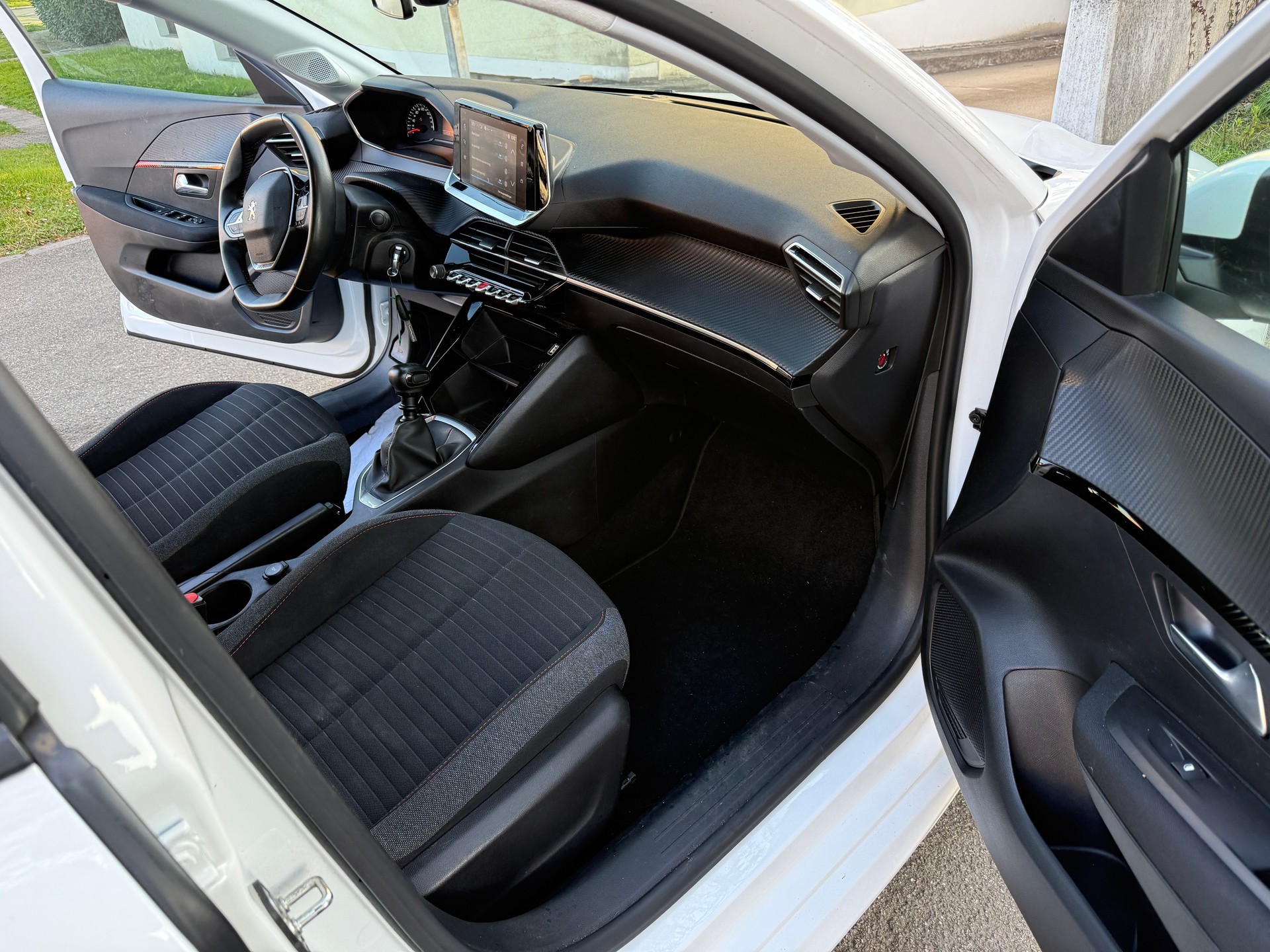 PEUGEOT 208 1.5 BlueHDi Active Pack-image-11
