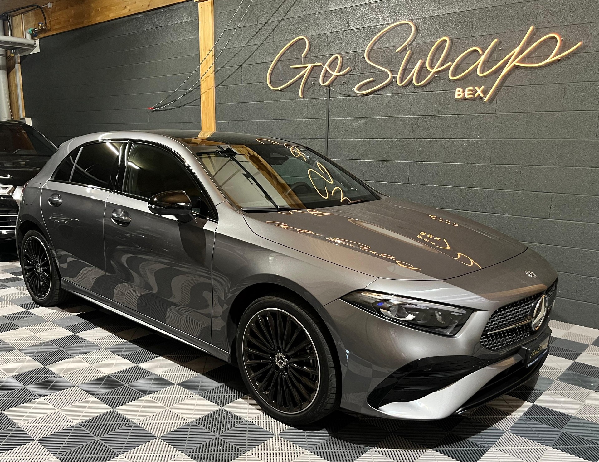 MERCEDES-BENZ A 250e AMG Line 8G-DCT-image-0