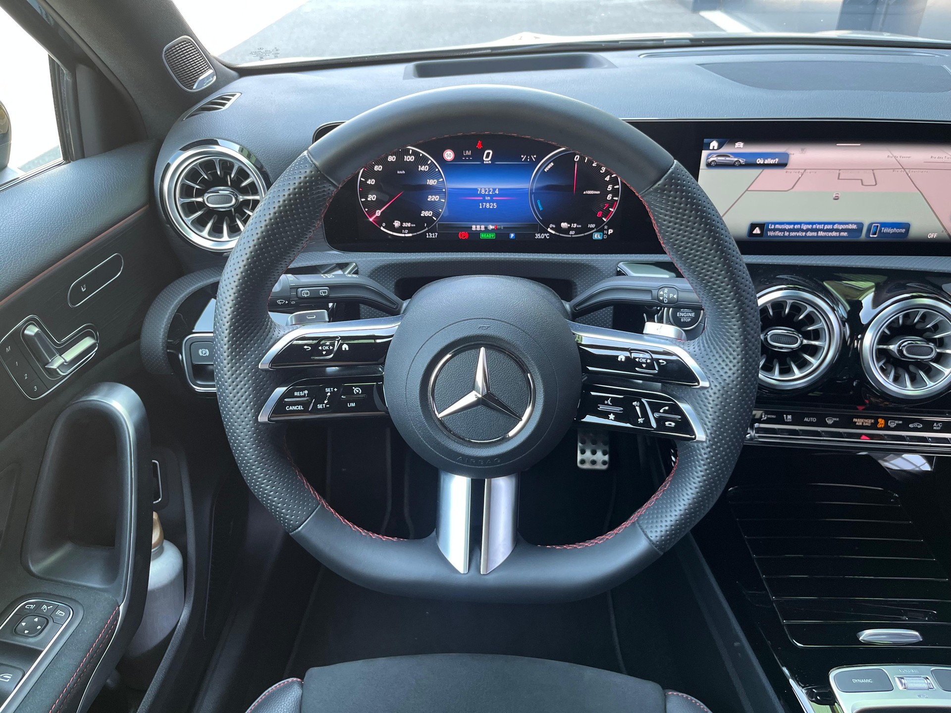 MERCEDES-BENZ A 250e AMG Line 8G-DCT-image-13