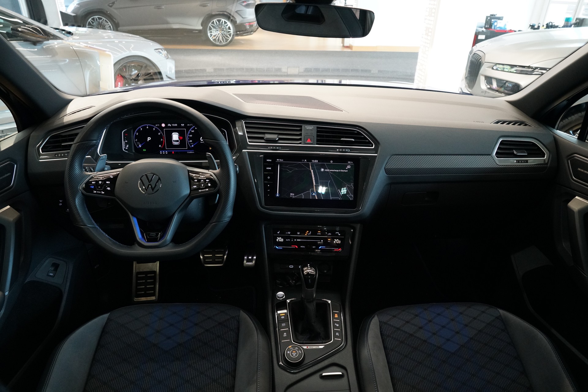 VW Tiguan 2.0TSI R 4Motion DSG "Akrapovic"-image-12