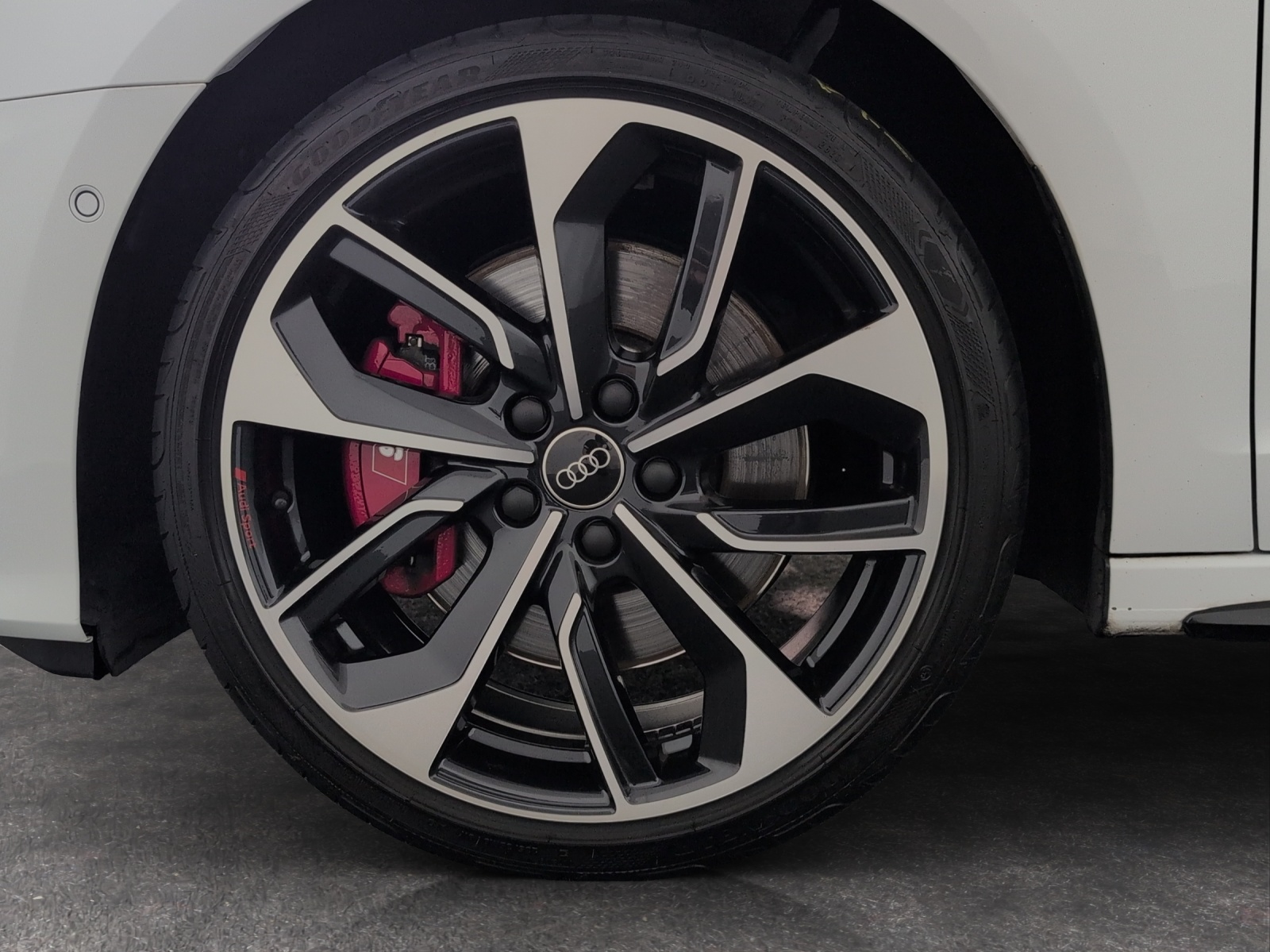 AUDI S3 Limousine 2.0 TFSI quattro S-tronic-image-4