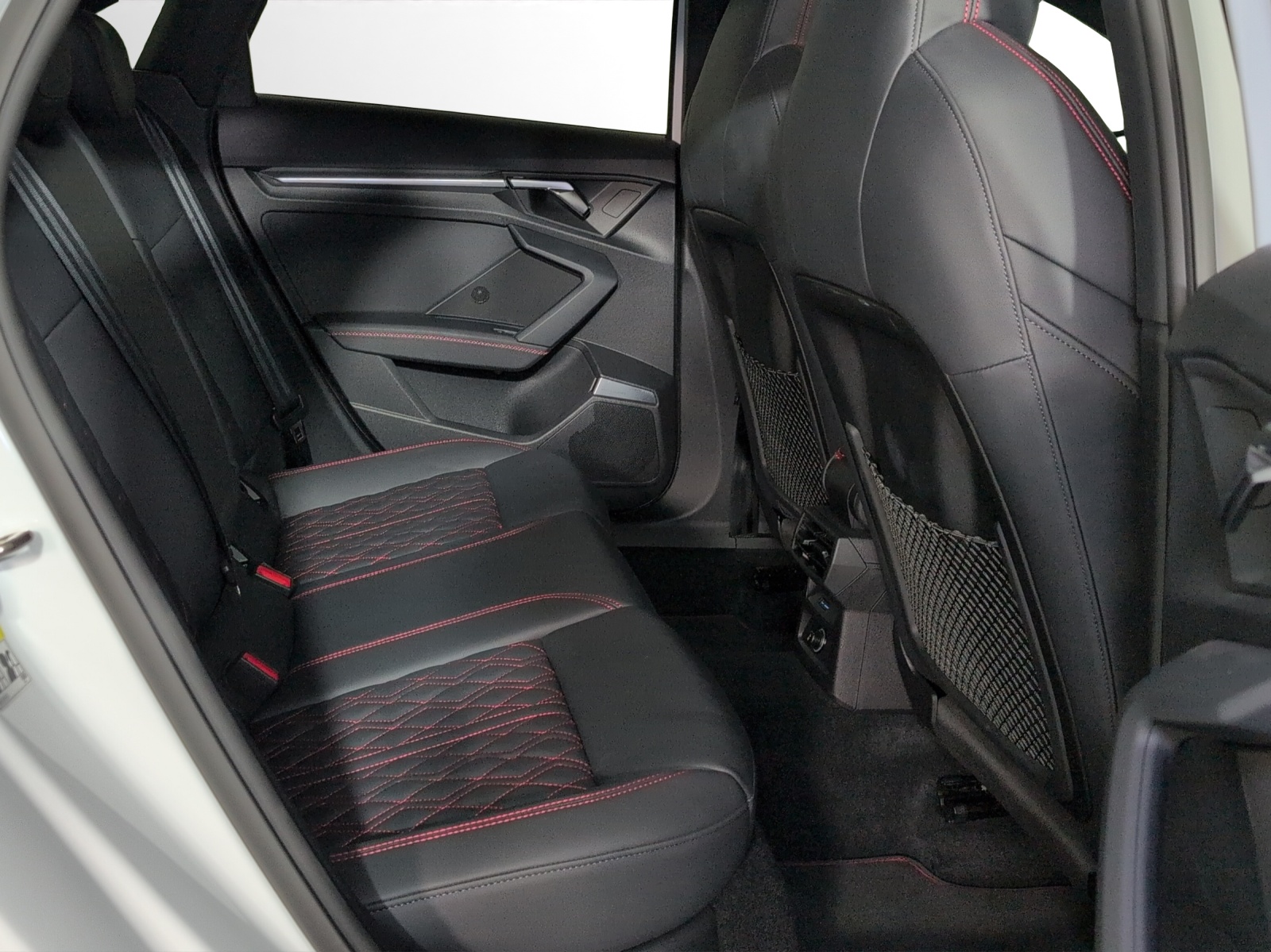 AUDI S3 Limousine 2.0 TFSI quattro S-tronic-image-8