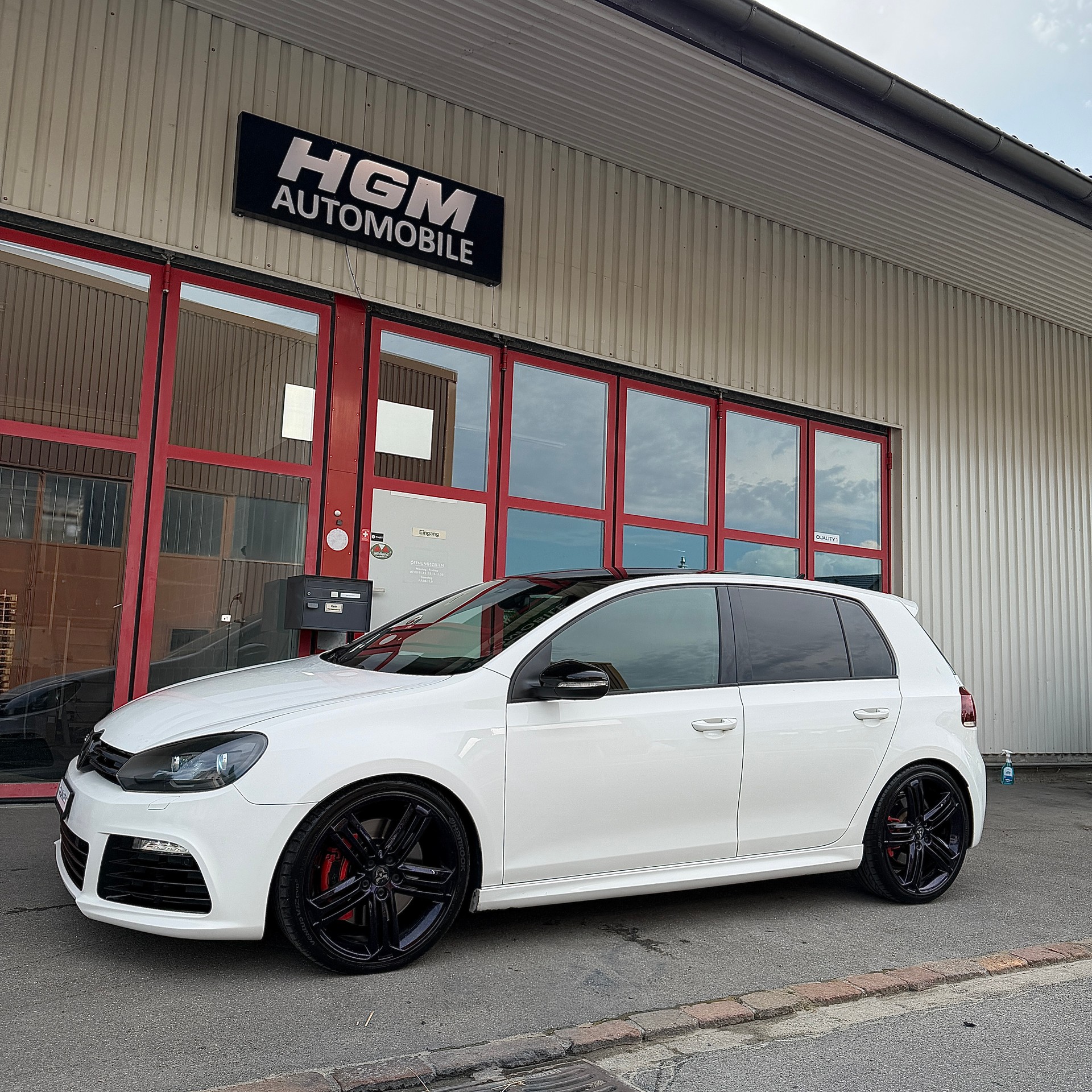 VW Golf 2.0 TSI R 4Motion DSG-image-1