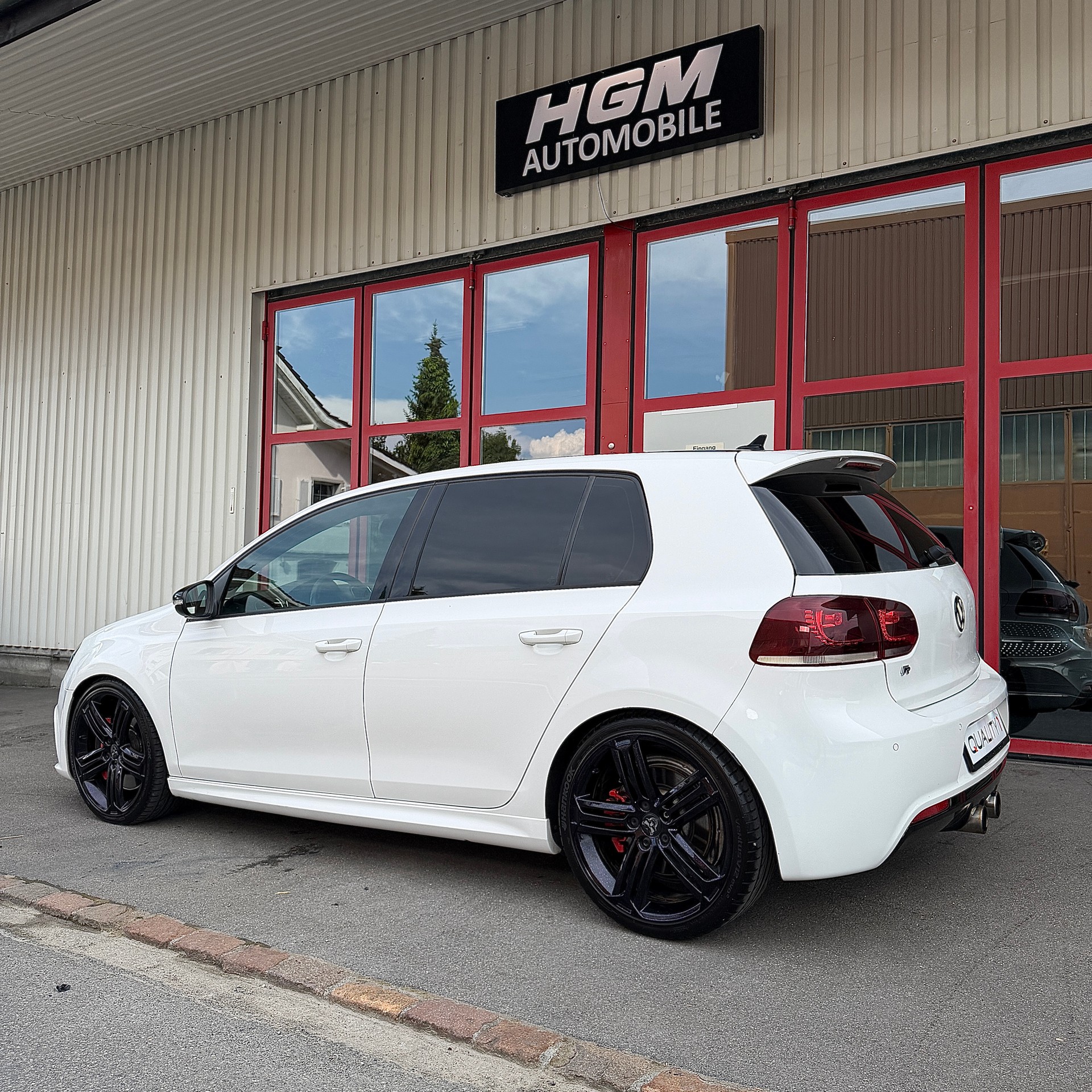 VW Golf 2.0 TSI R 4Motion DSG-image-2
