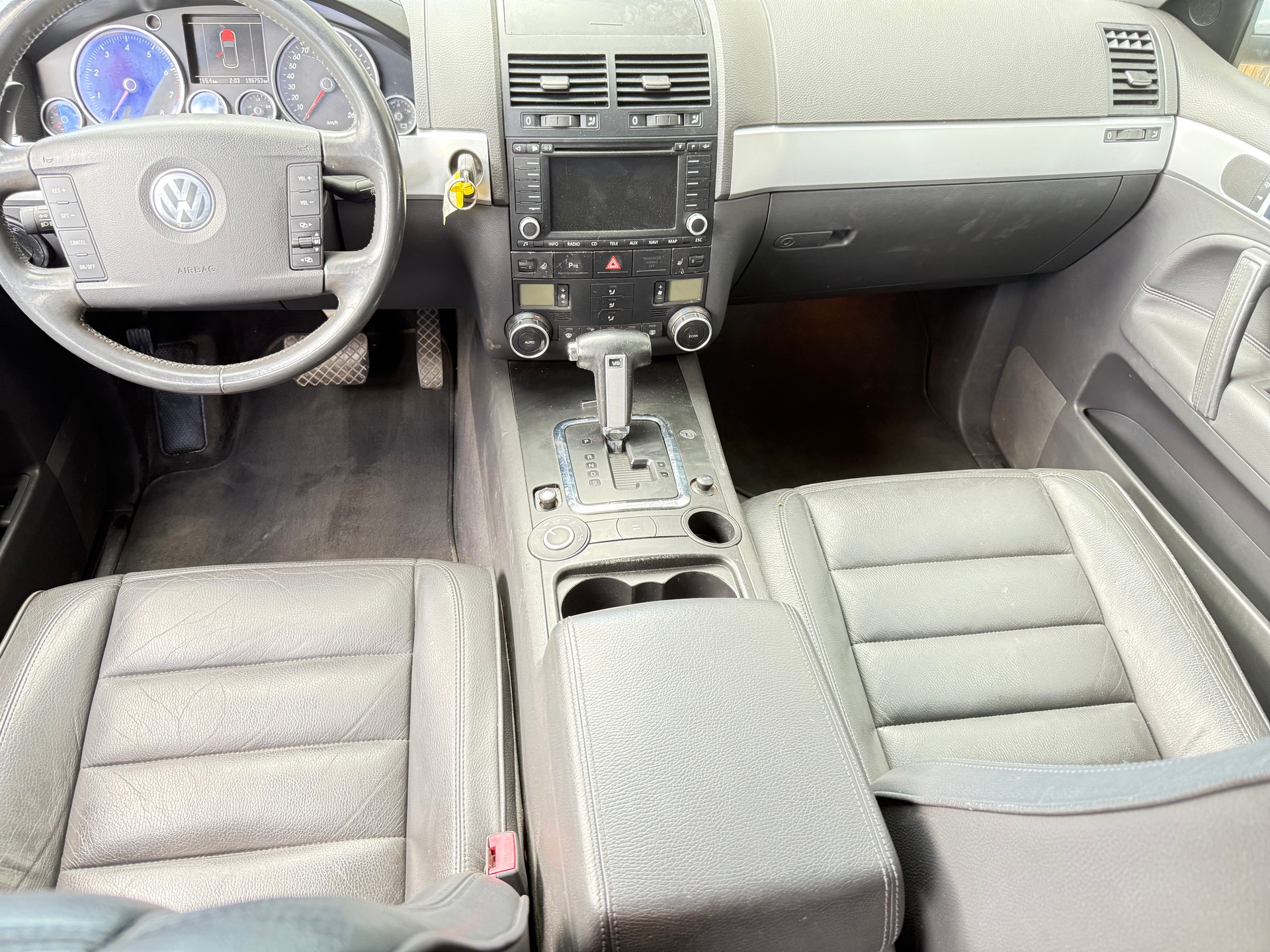 VW Touareg 3.2 V6-image-8