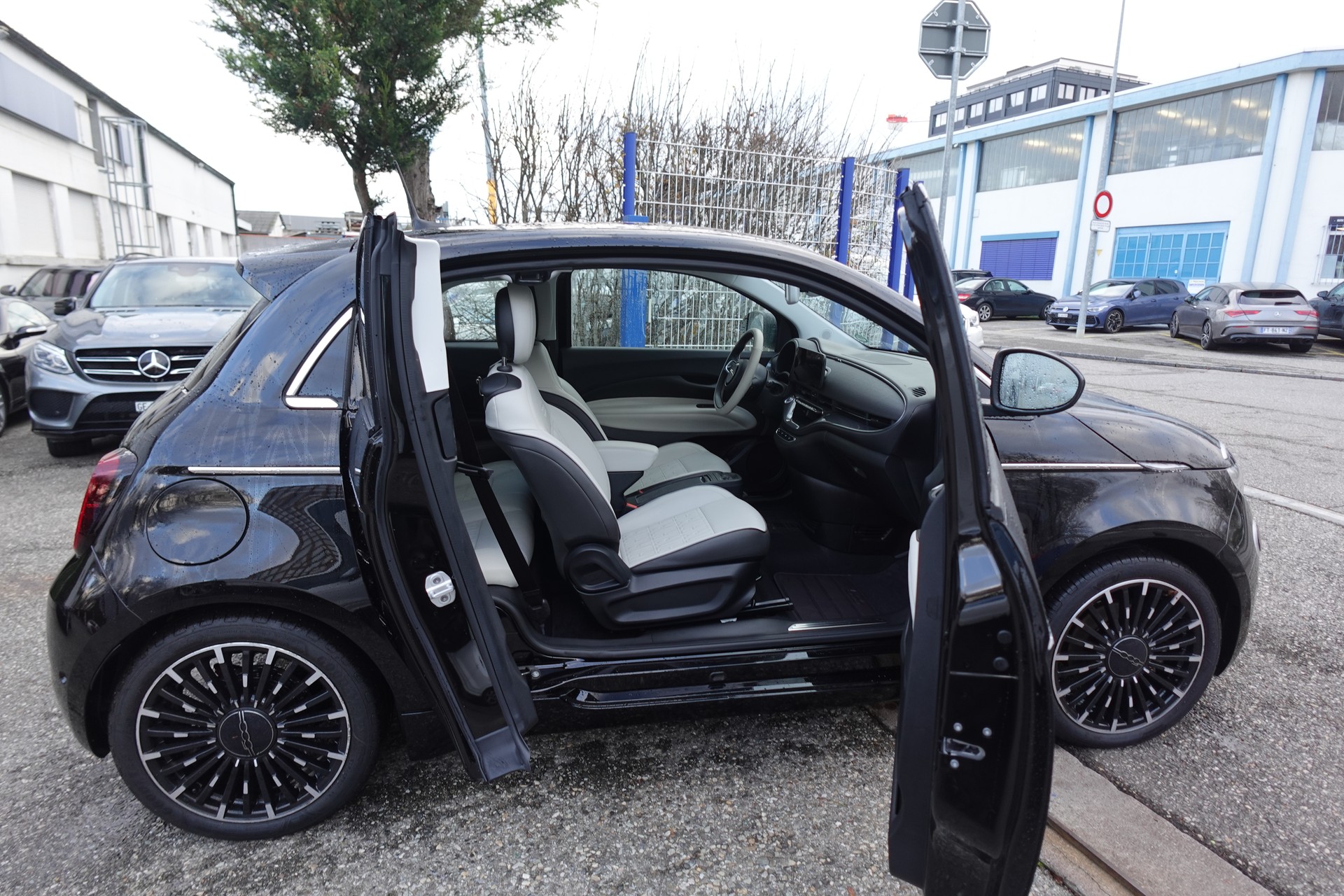 FIAT 500 3+1 electric 87 kW La Prima-image-4