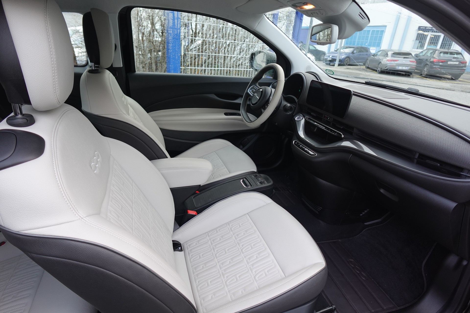 FIAT 500 3+1 electric 87 kW La Prima-image-5
