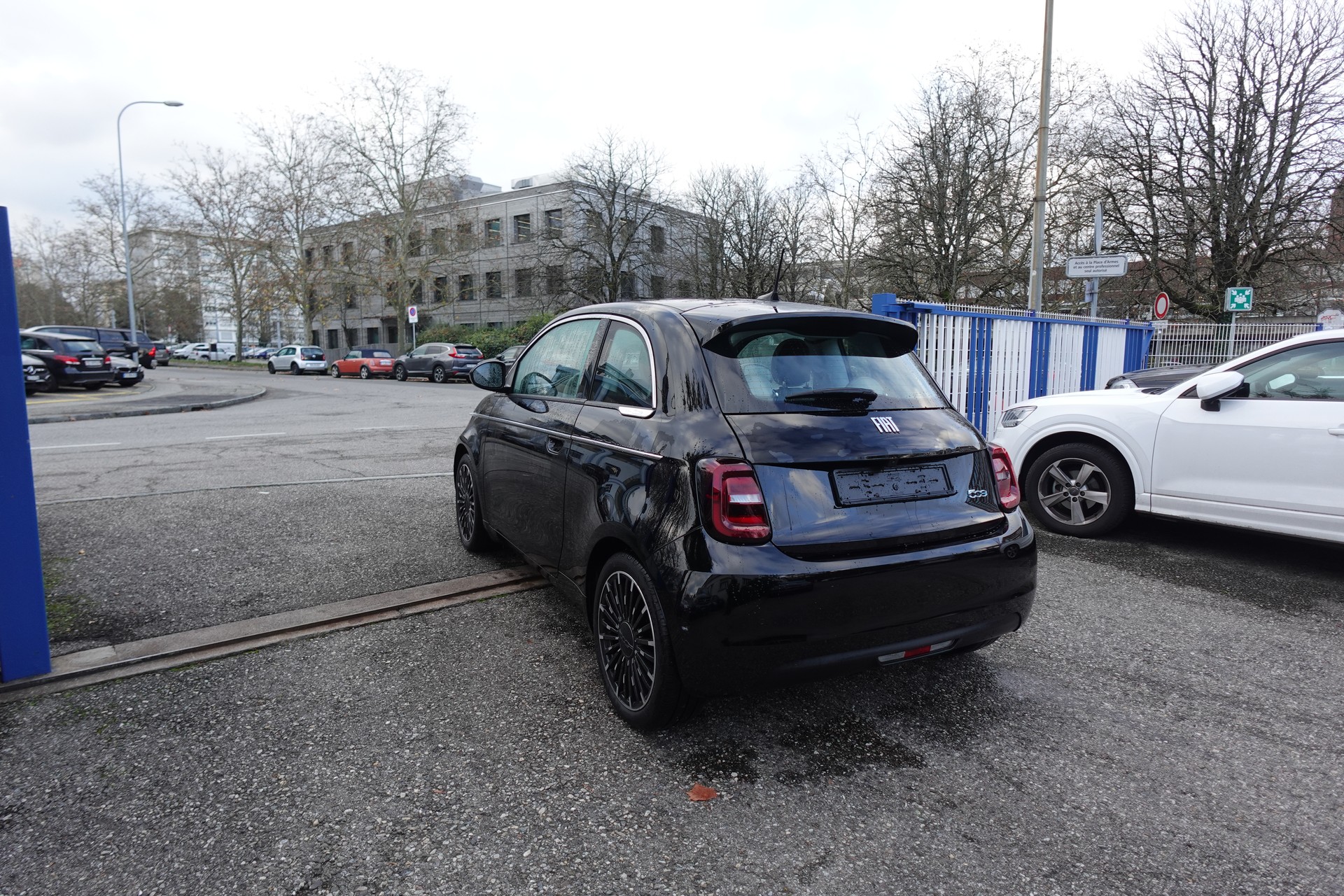FIAT 500 3+1 electric 87 kW La Prima-image-2