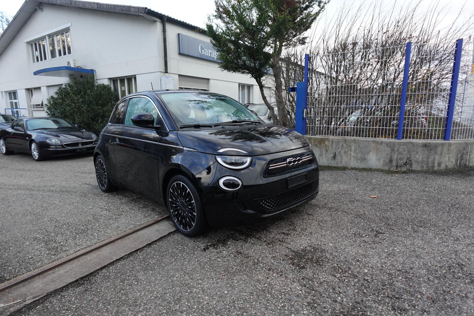 FIAT 500 3+1 electric 87 kW La Prima-image-0