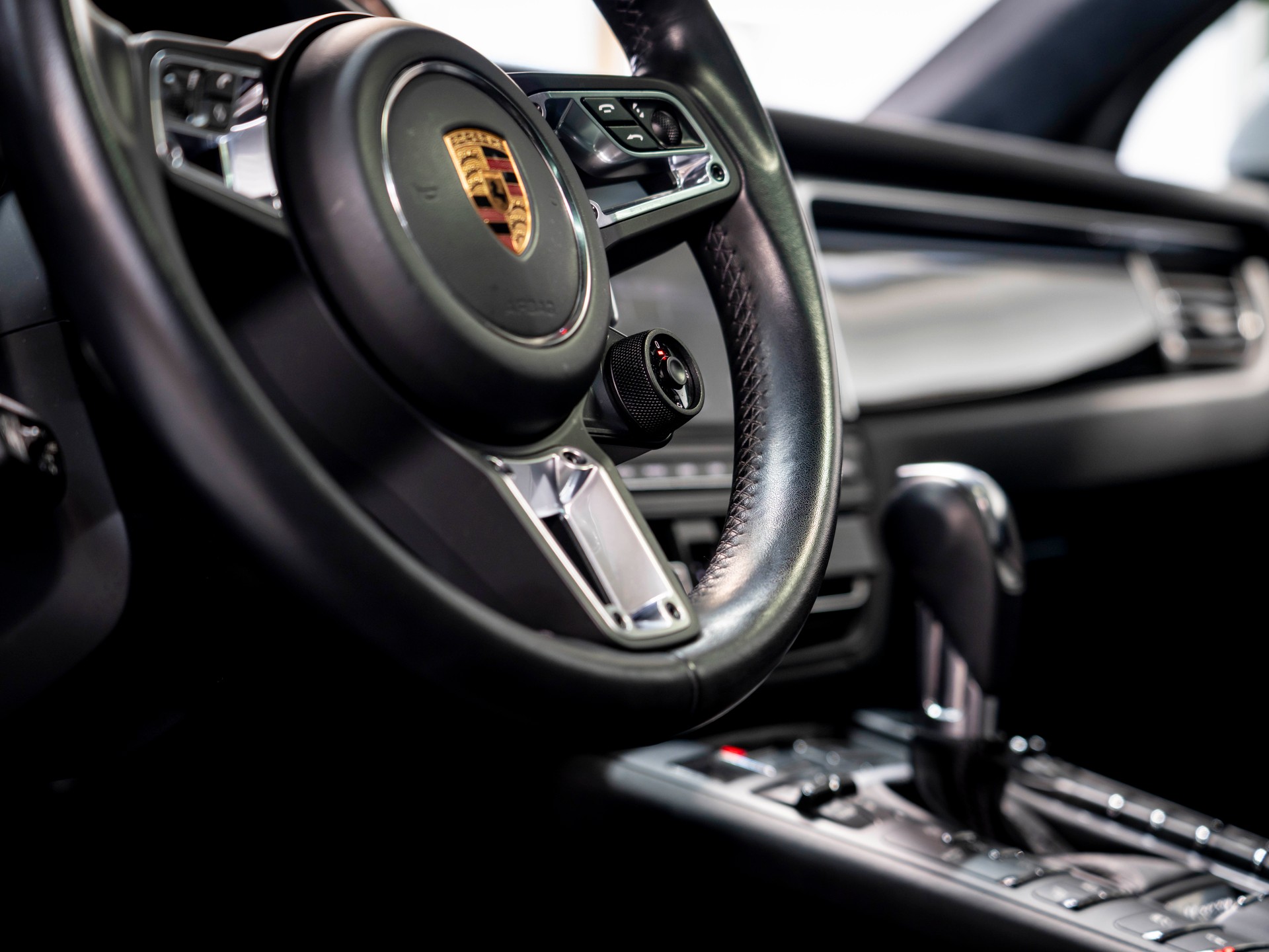 PORSCHE Macan Turbo PDK-image-14