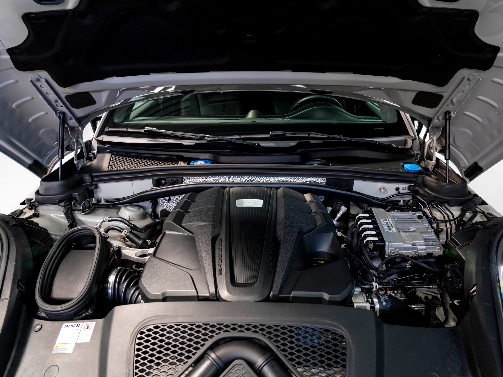 PORSCHE Macan Turbo PDK-image-29