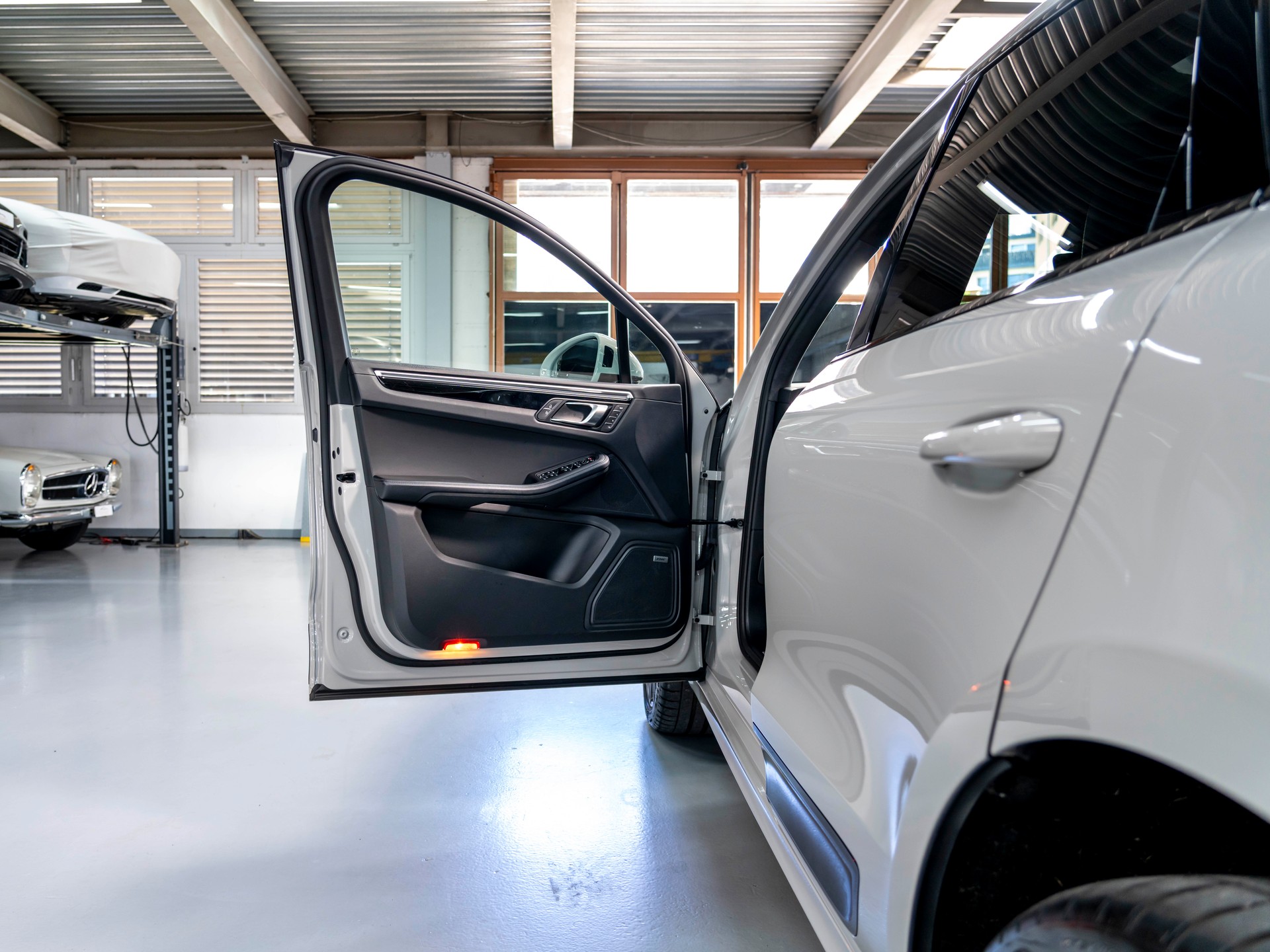 PORSCHE Macan Turbo PDK-image-21