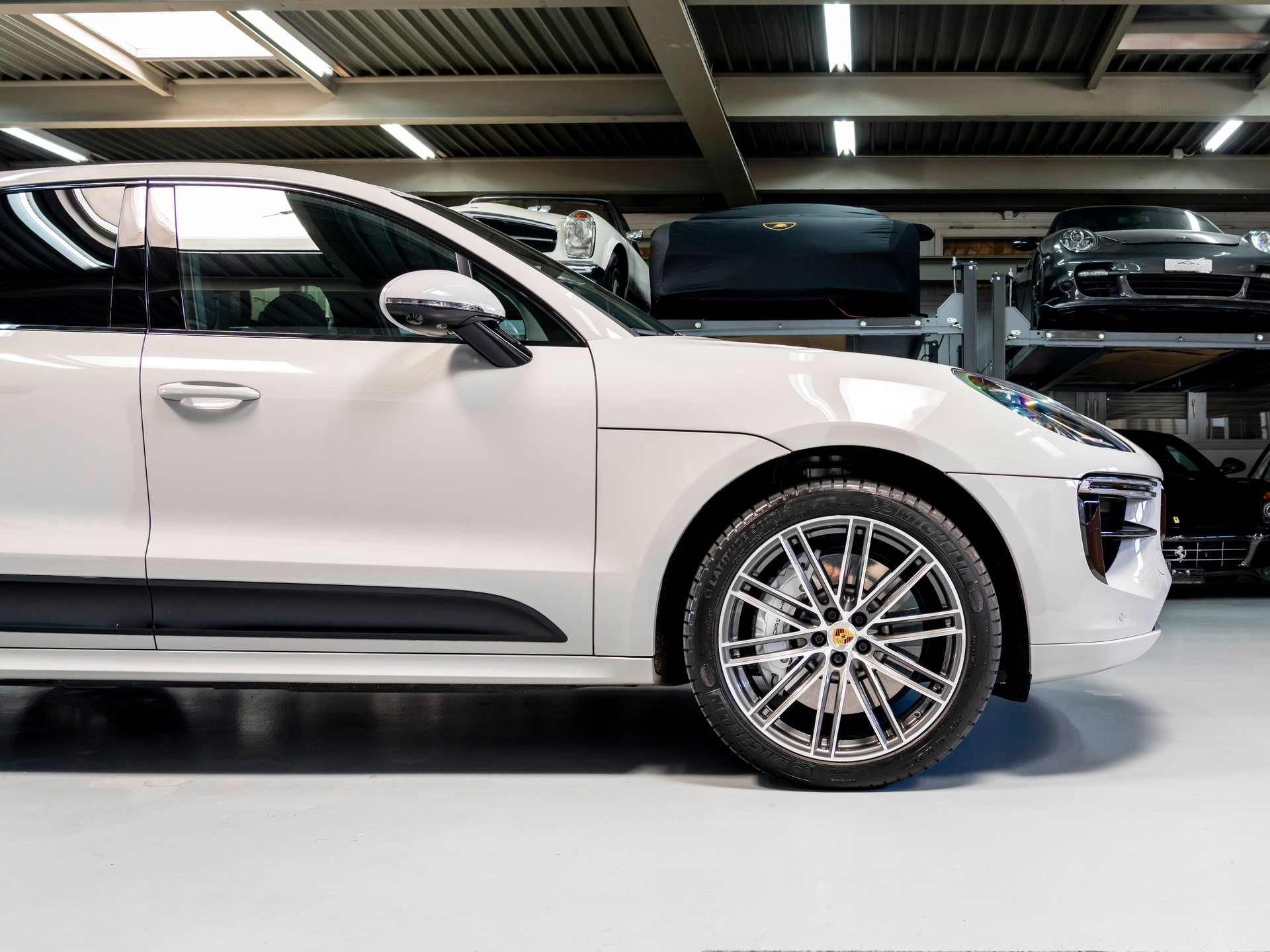 PORSCHE Macan Turbo PDK-image-9