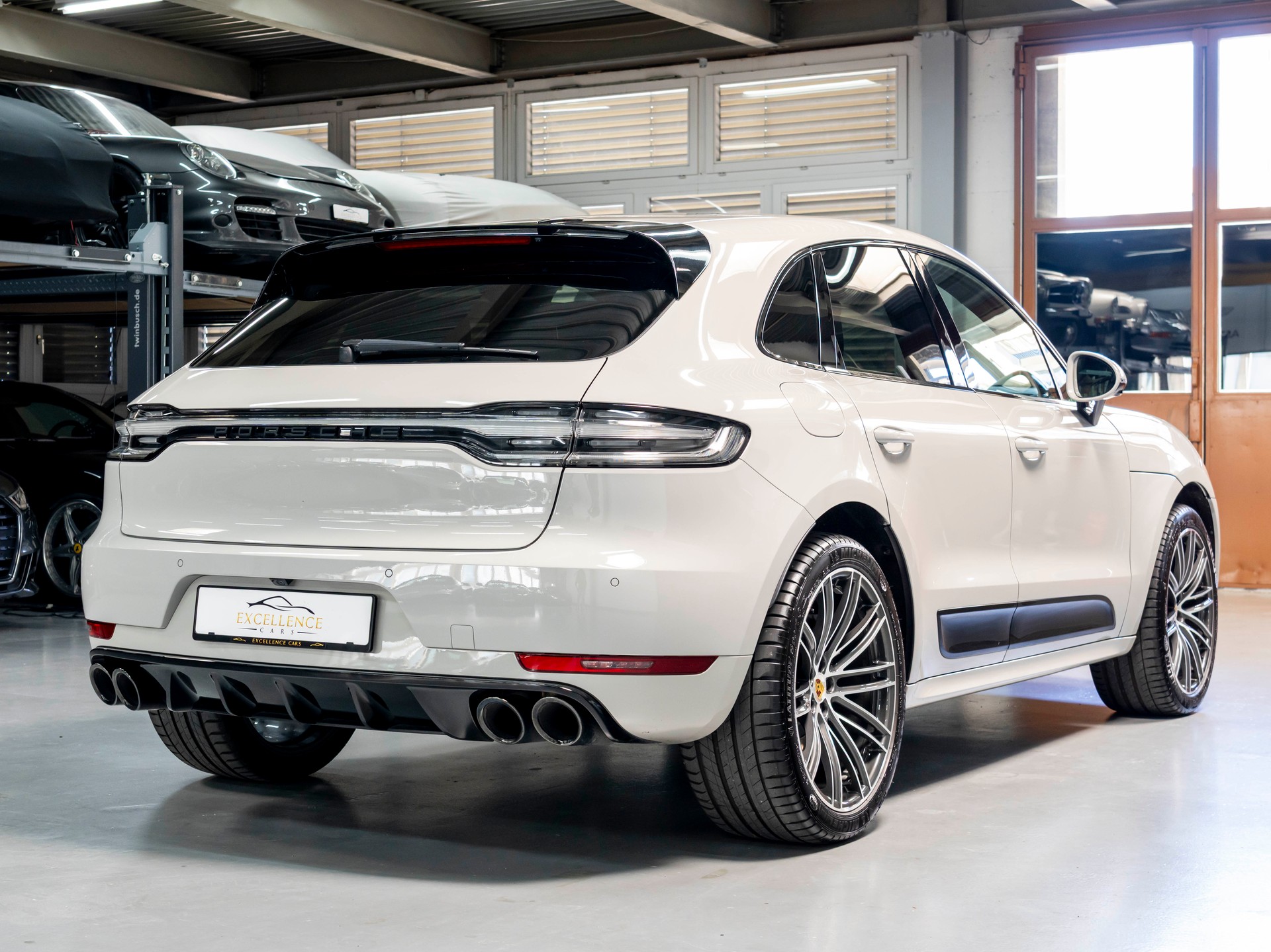 PORSCHE Macan Turbo PDK-image-4