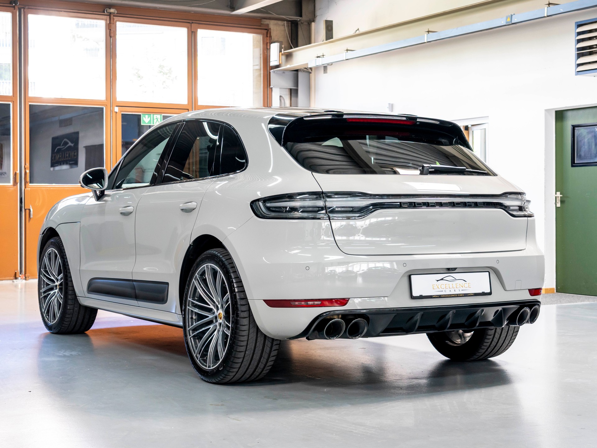 PORSCHE Macan Turbo PDK-image-6