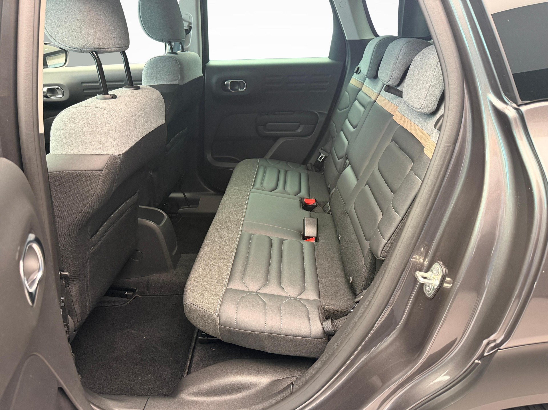 CITROEN C3 Aircross 1.2 PureTech 130 Swiss Edition-image-10