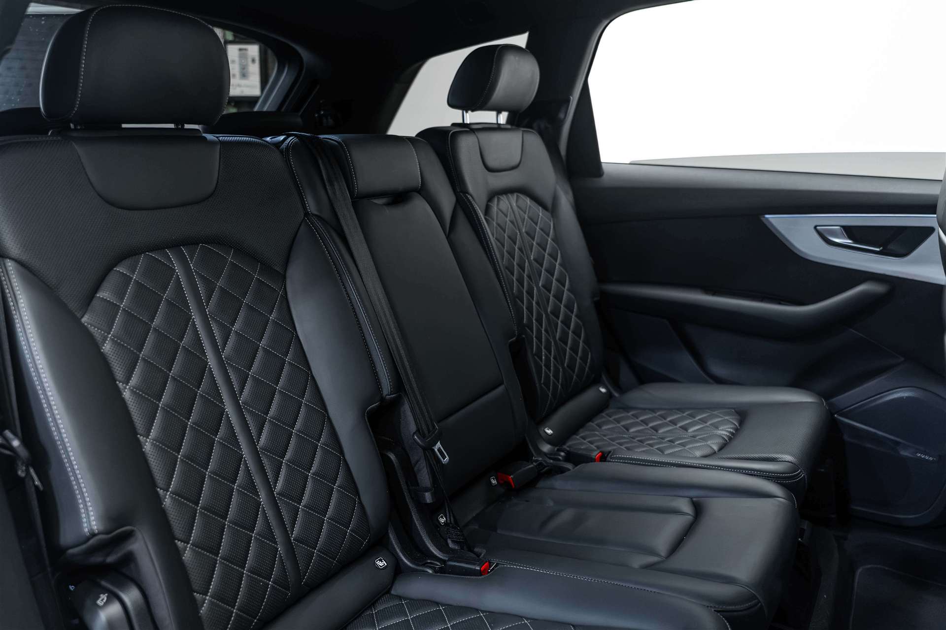 AUDI SQ7 4.0 TDI quattro tiptronic 7-Plätzer 435PS-image-12
