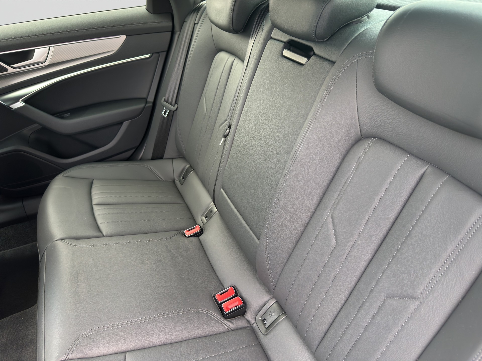 AUDI A6 Limousine BLACK EDITION 55 TFSI quattro S-tronic-image-8