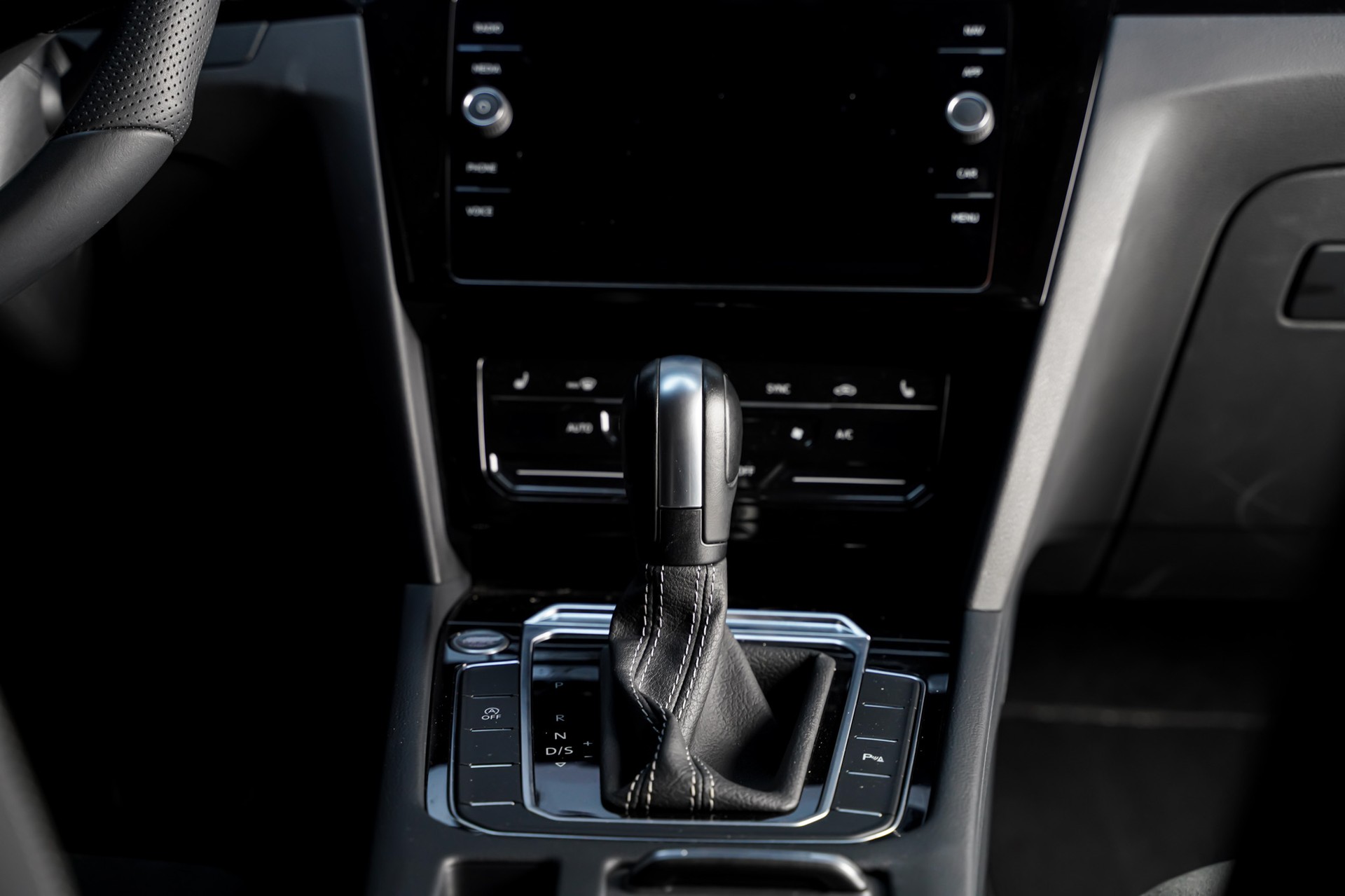 VW Arteon SB 2.0 TDI R-Line DSG-image-21