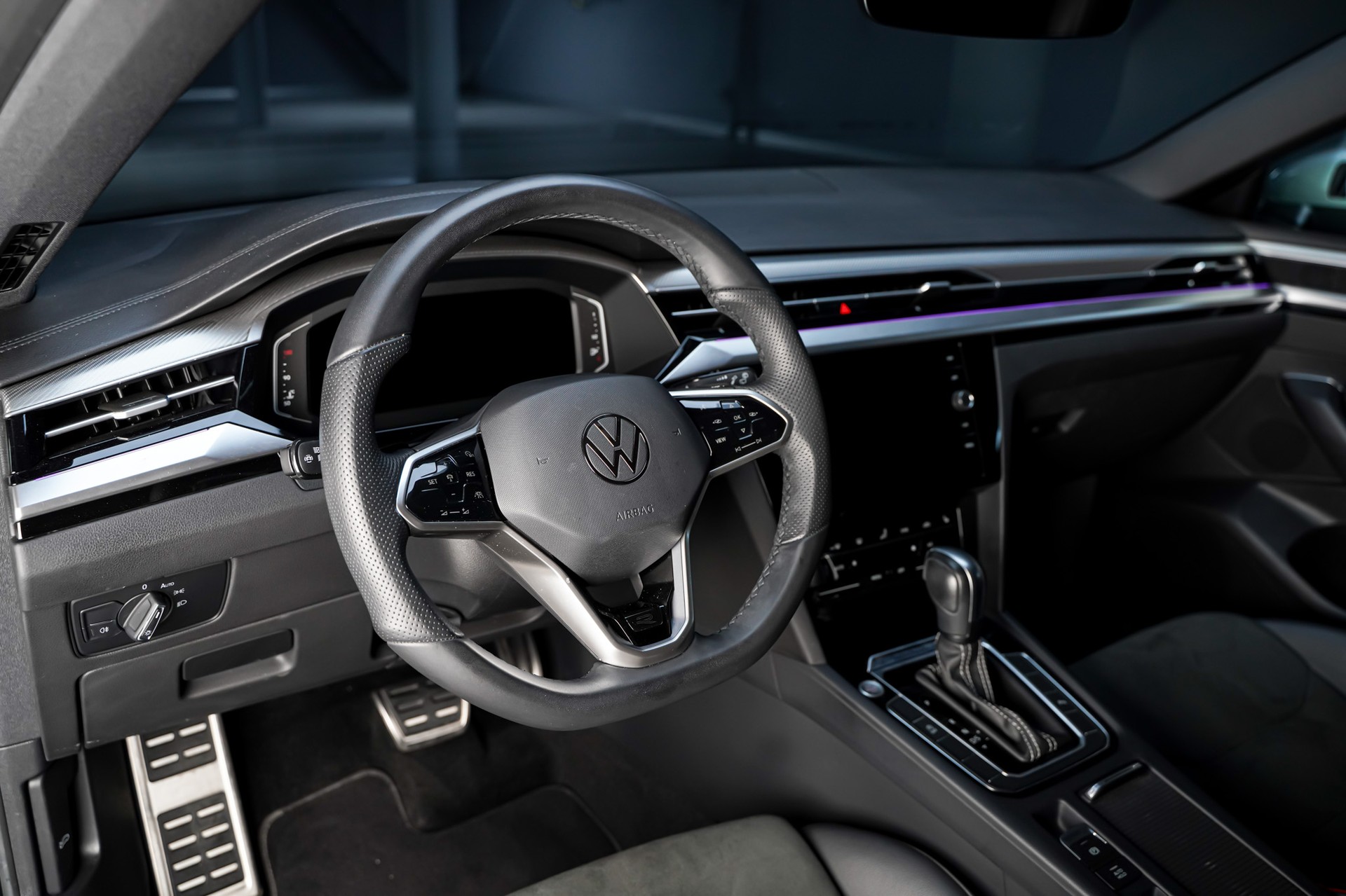 VW Arteon SB 2.0 TDI R-Line DSG-image-10