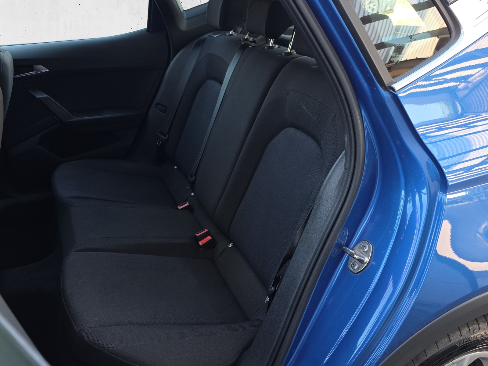 SEAT Arona 1.5 Eco TSI 150PS FR DSG mit AHK, Rückfahrkamera, Navi, Full LED, ACC, usw.-image-12