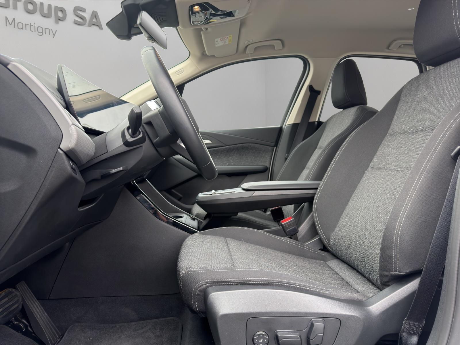 BMW 🆕 220i Active Tourer DKG (CH)-image-9