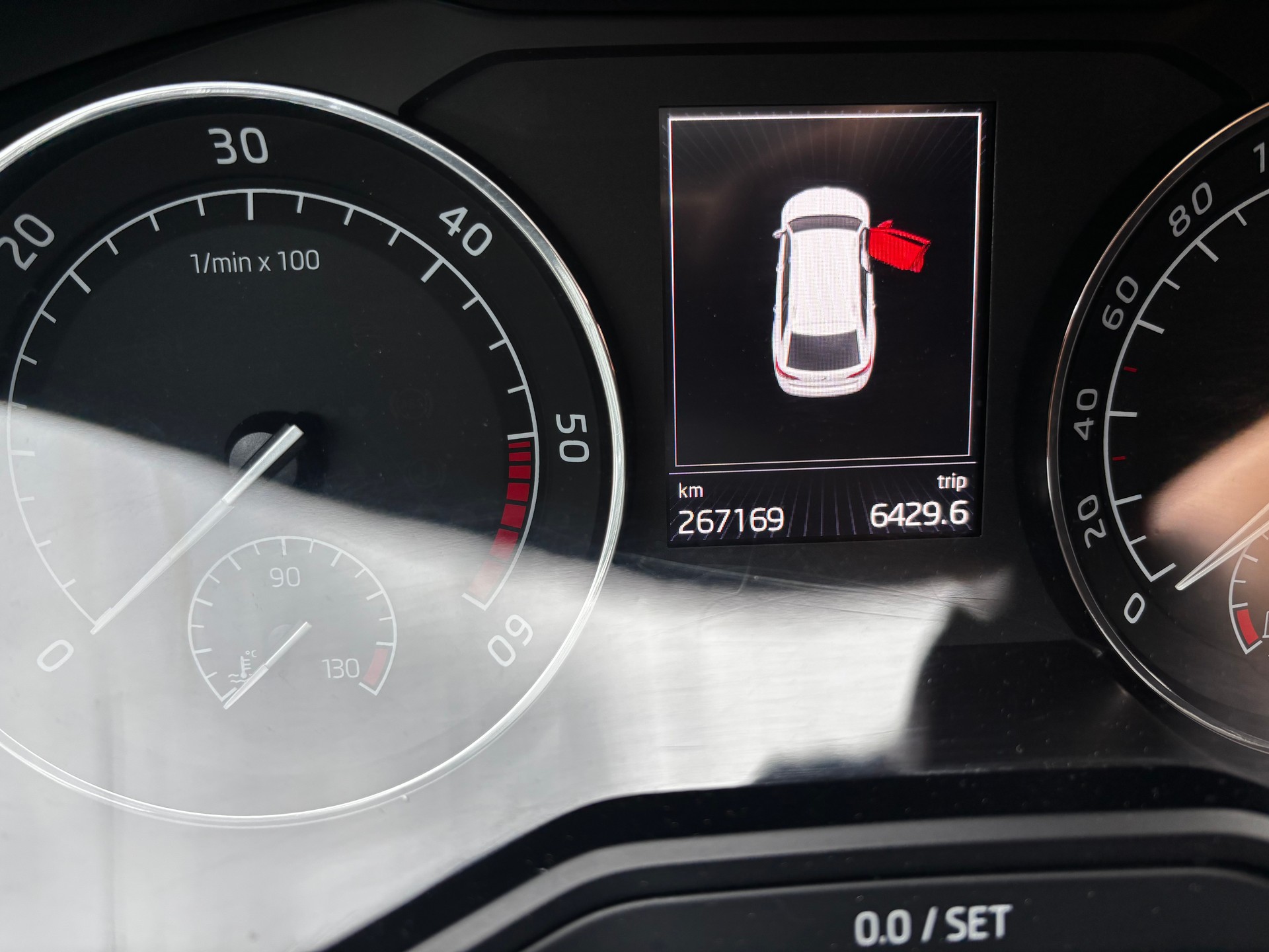 SKODA 2.0 TDI Style-image-1