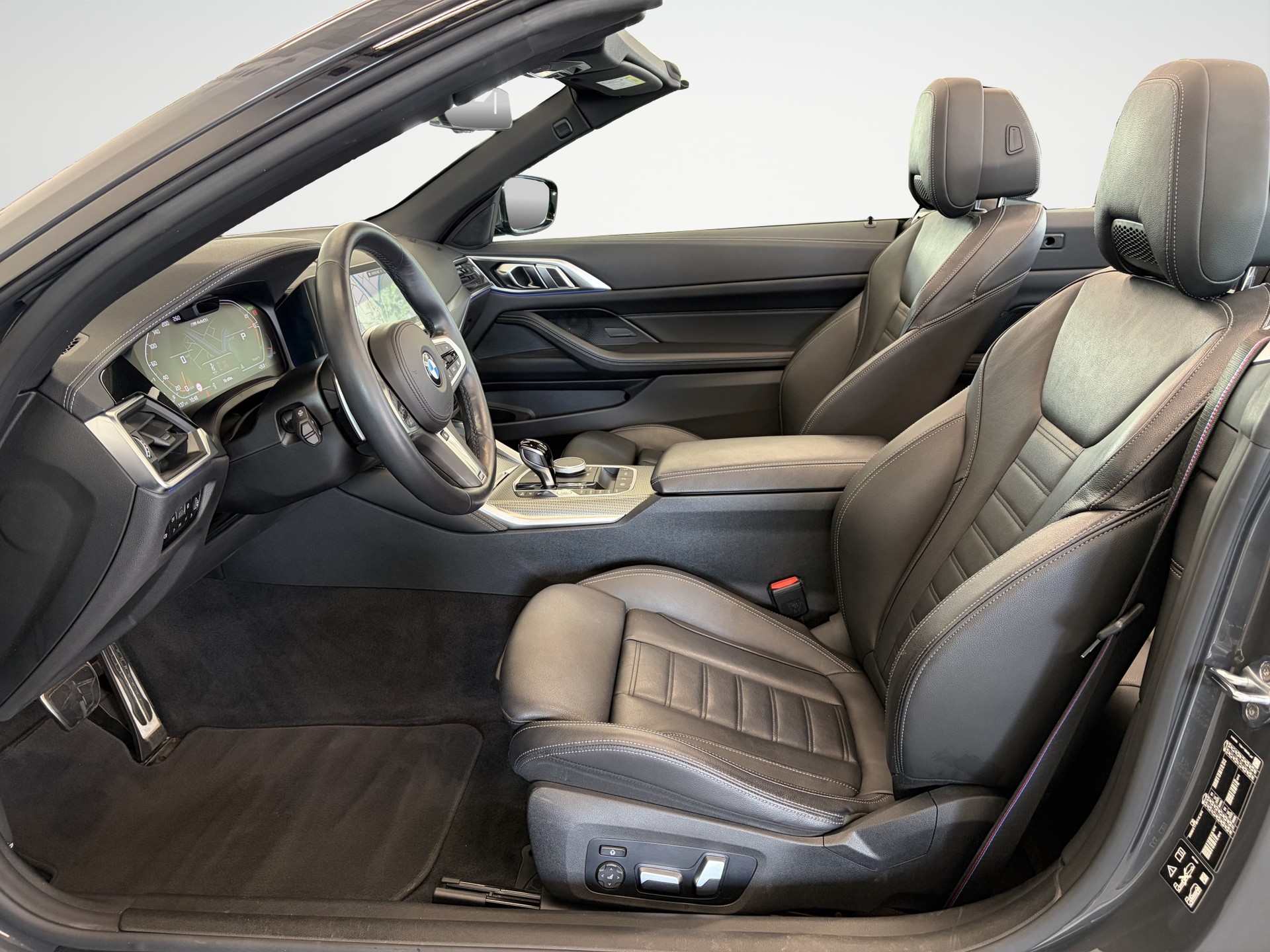 BMW M440i xDrive 48V Cabriolet Steptronic-image-12