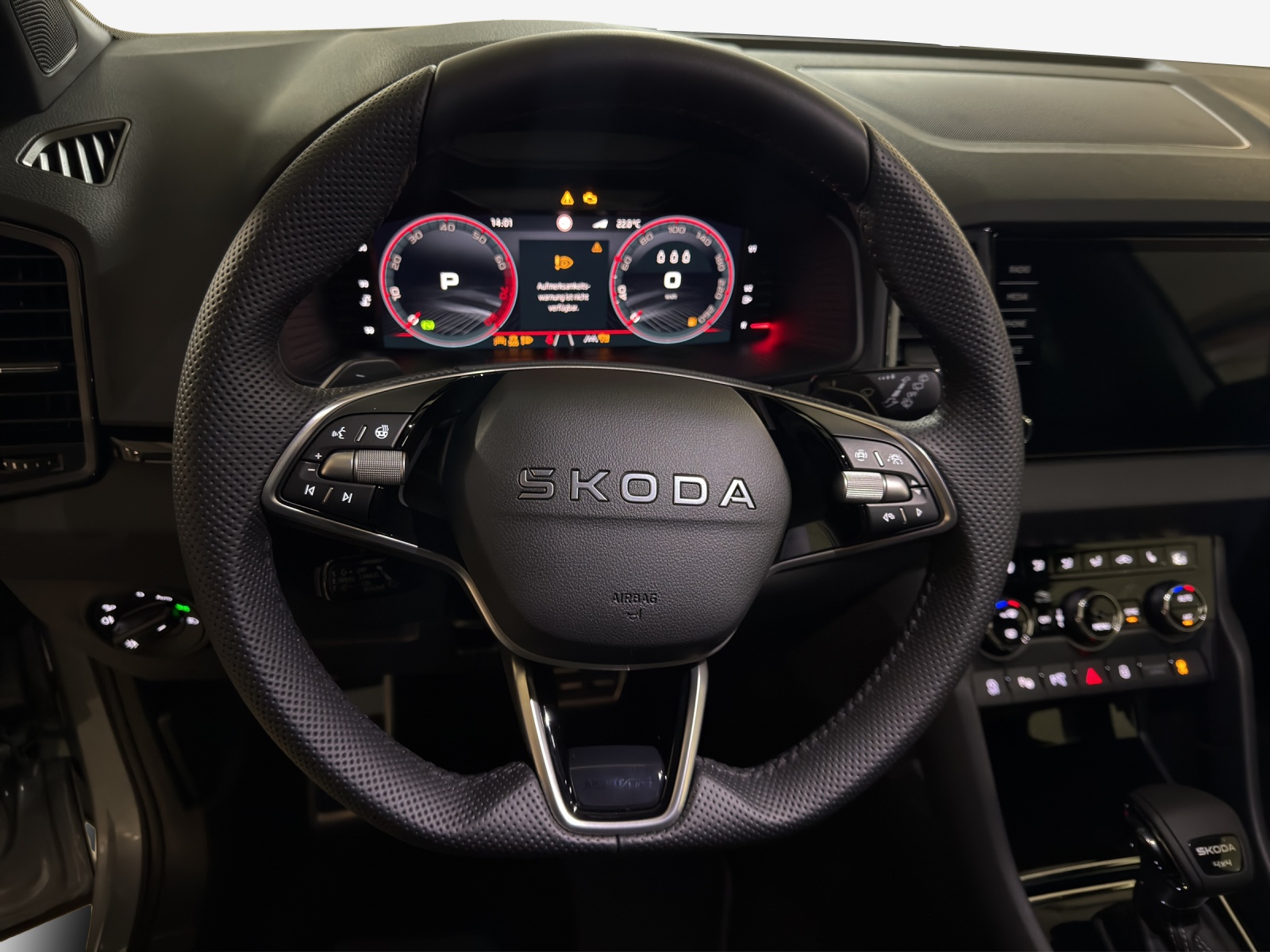 SKODA Karoq 2.0 TSI SportLine 4x4 DSG-image-9