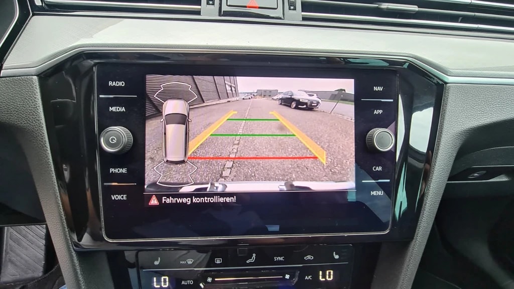 VW Passat Variant 2.0 TDI Business DSG ** Gr-Navi **RF-Kamera ** Sitzheizung ** PDC ** Frisch Ab MFK & Service **-image-13
