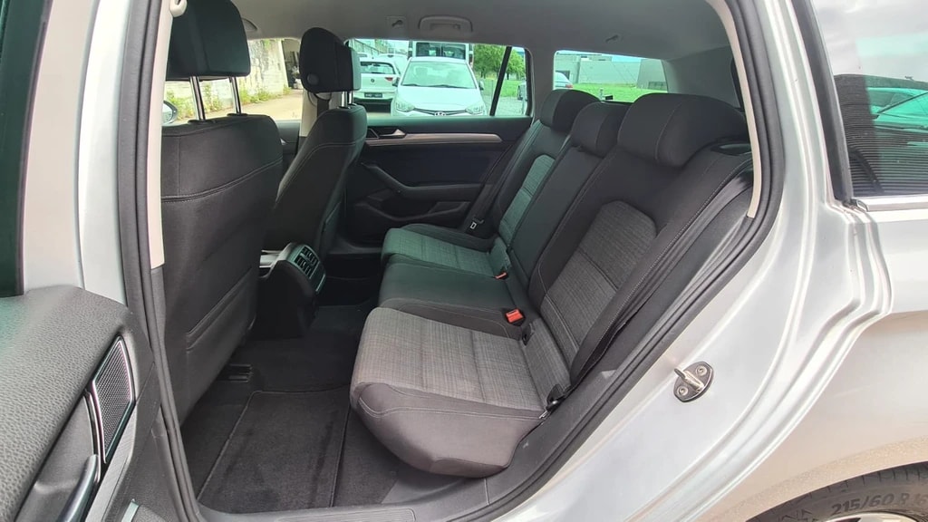 VW Passat Variant 2.0 TDI Business DSG ** Gr-Navi **RF-Kamera ** Sitzheizung ** PDC ** Frisch Ab MFK & Service **-image-17