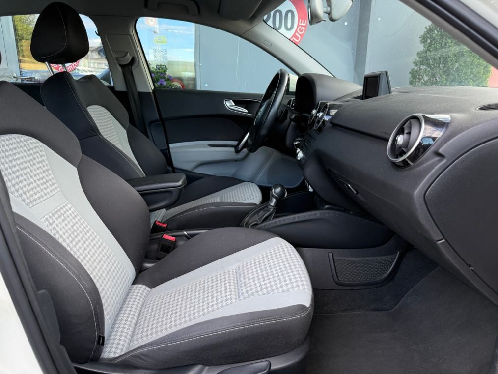 AUDI A1 Sportback 1.4 TFSI Ambition S-tronic-image-7