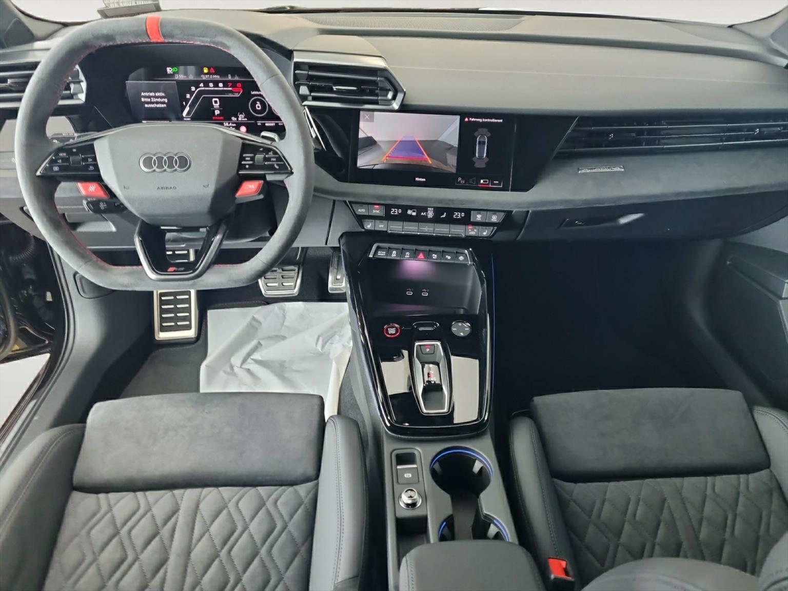 AUDI RS3 Sportback 2.5 TSI quattro S-tronic-image-6