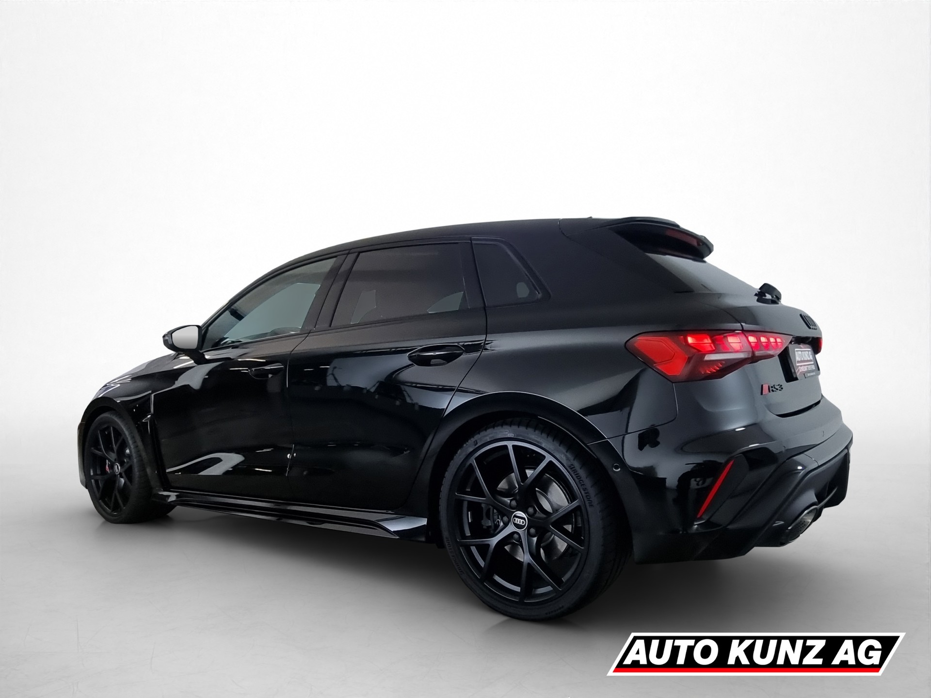 AUDI RS3 Sportback 2.5 TSI quattro S-tronic-image-3
