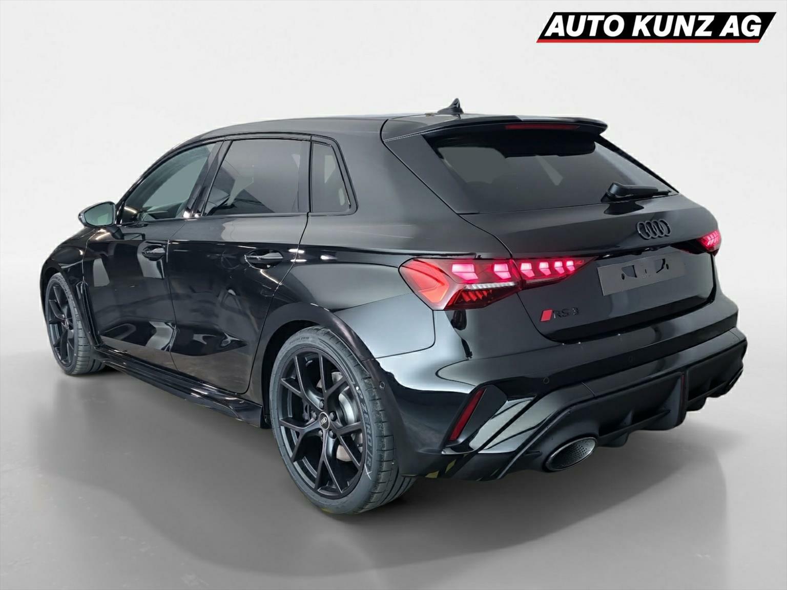 AUDI RS3 Sportback 2.5 TSI quattro S-tronic-image-1