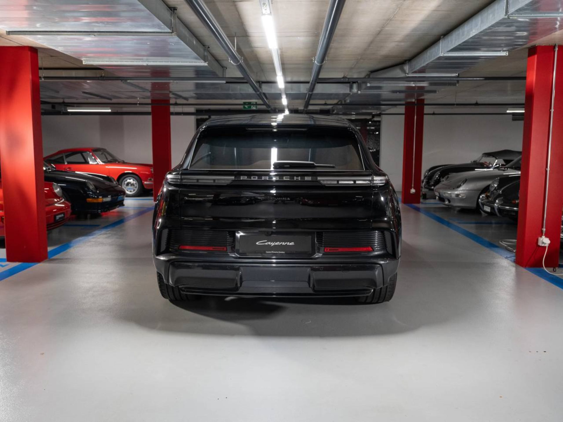 PORSCHE Cayenne Electric-image-5