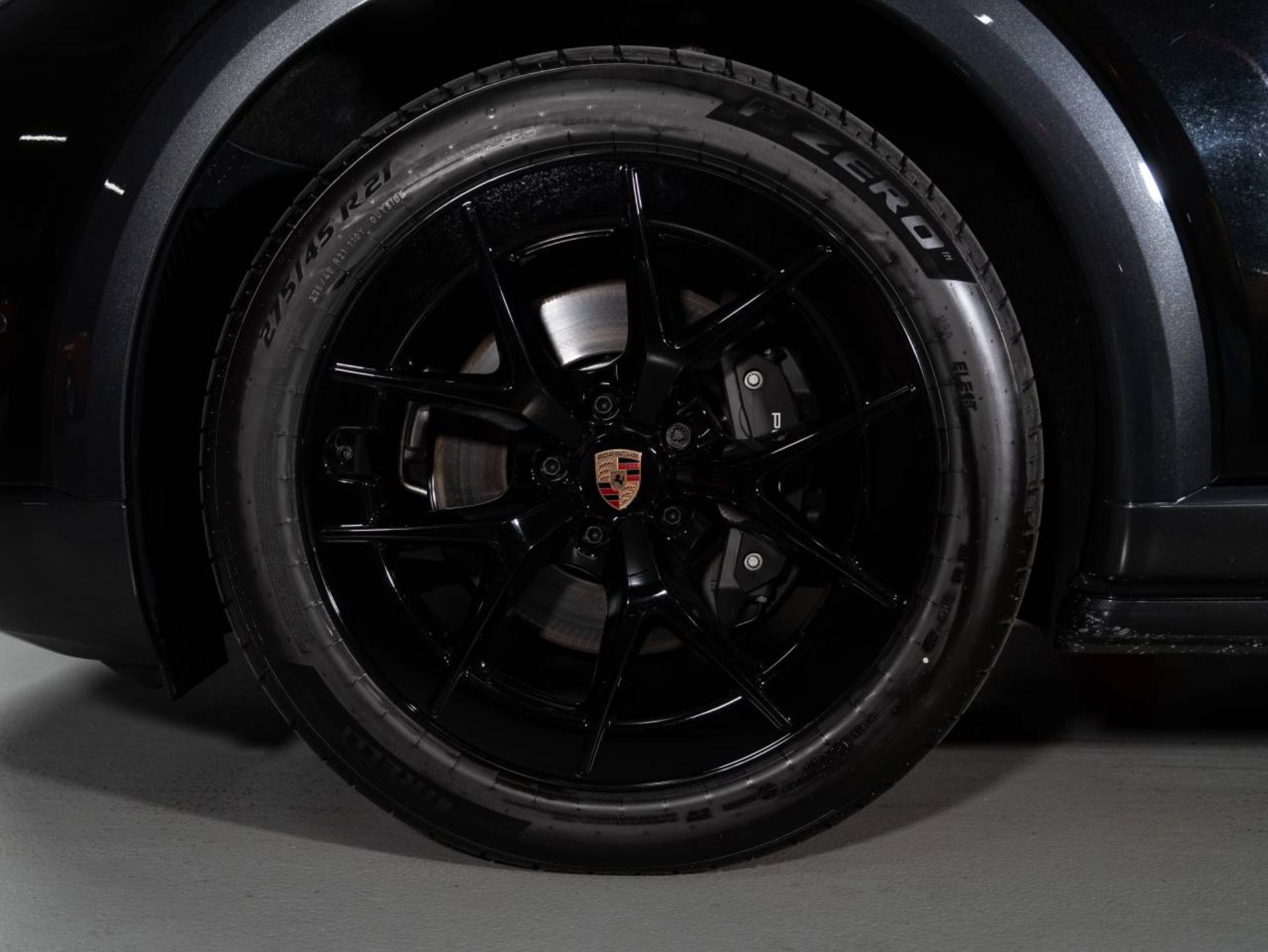 PORSCHE Cayenne Electric-image-25