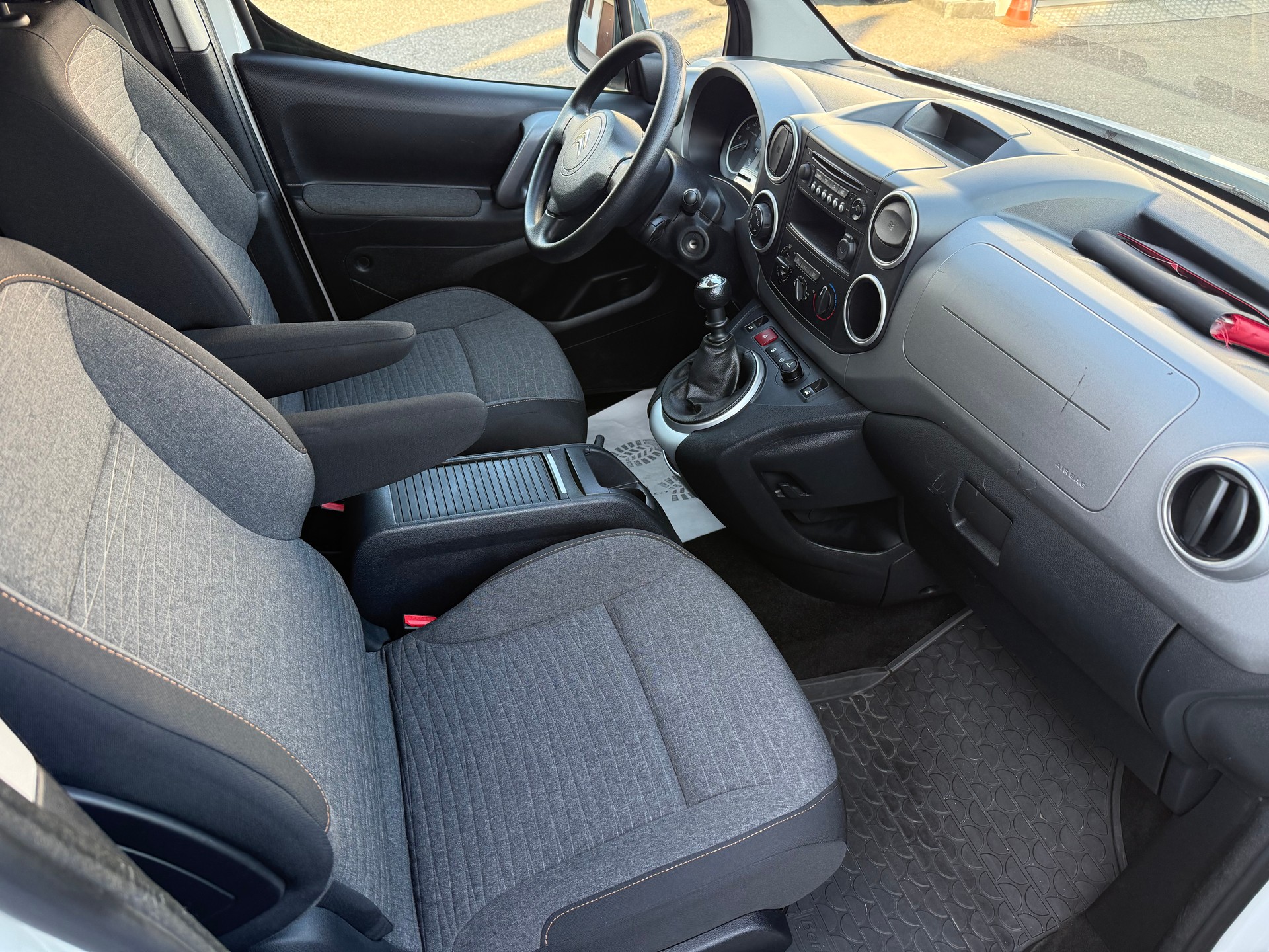 CITROEN Berlingo 1.6 BlueHDi XTR-image-9
