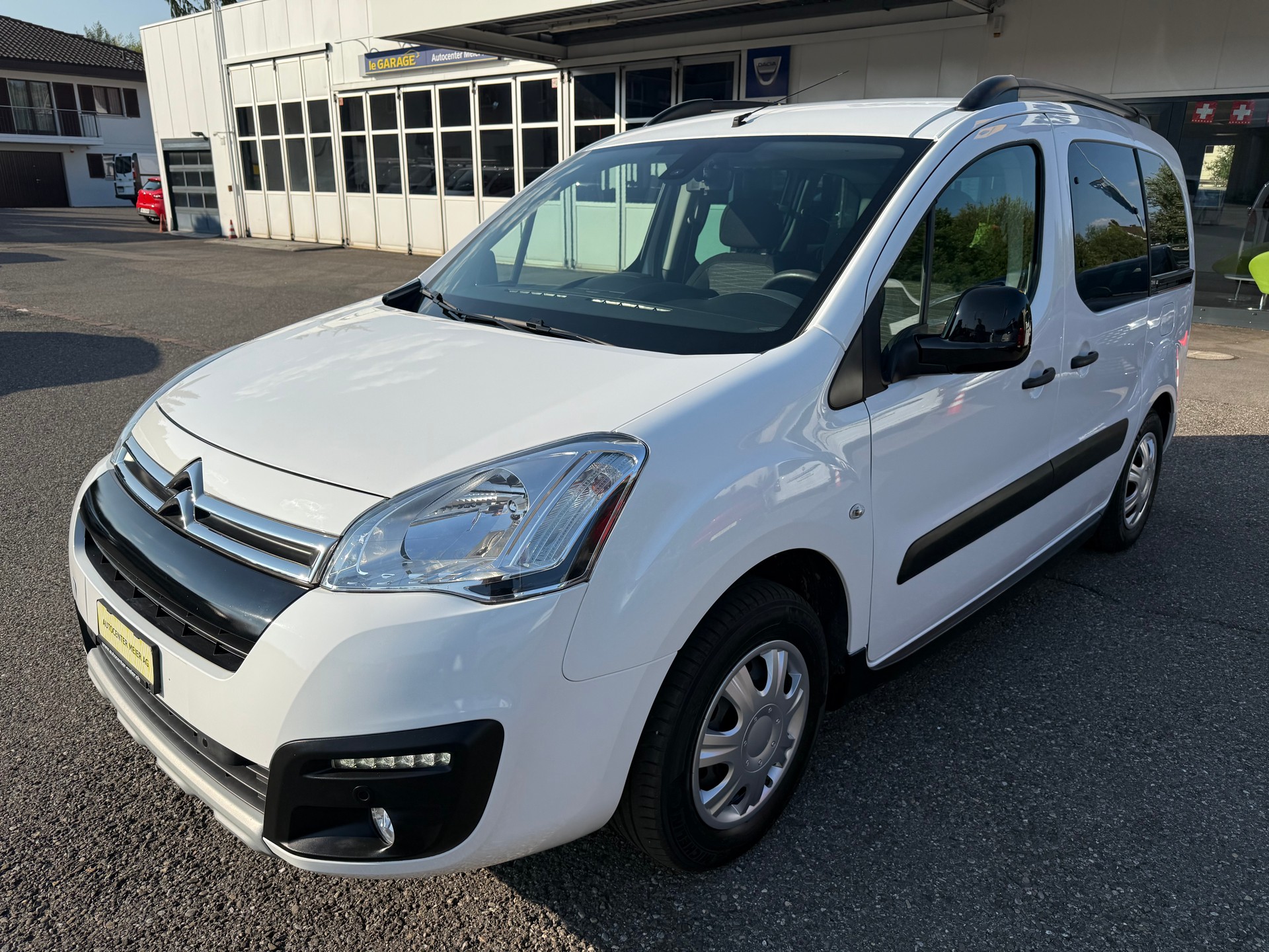 CITROEN Berlingo 1.6 BlueHDi XTR-image-1