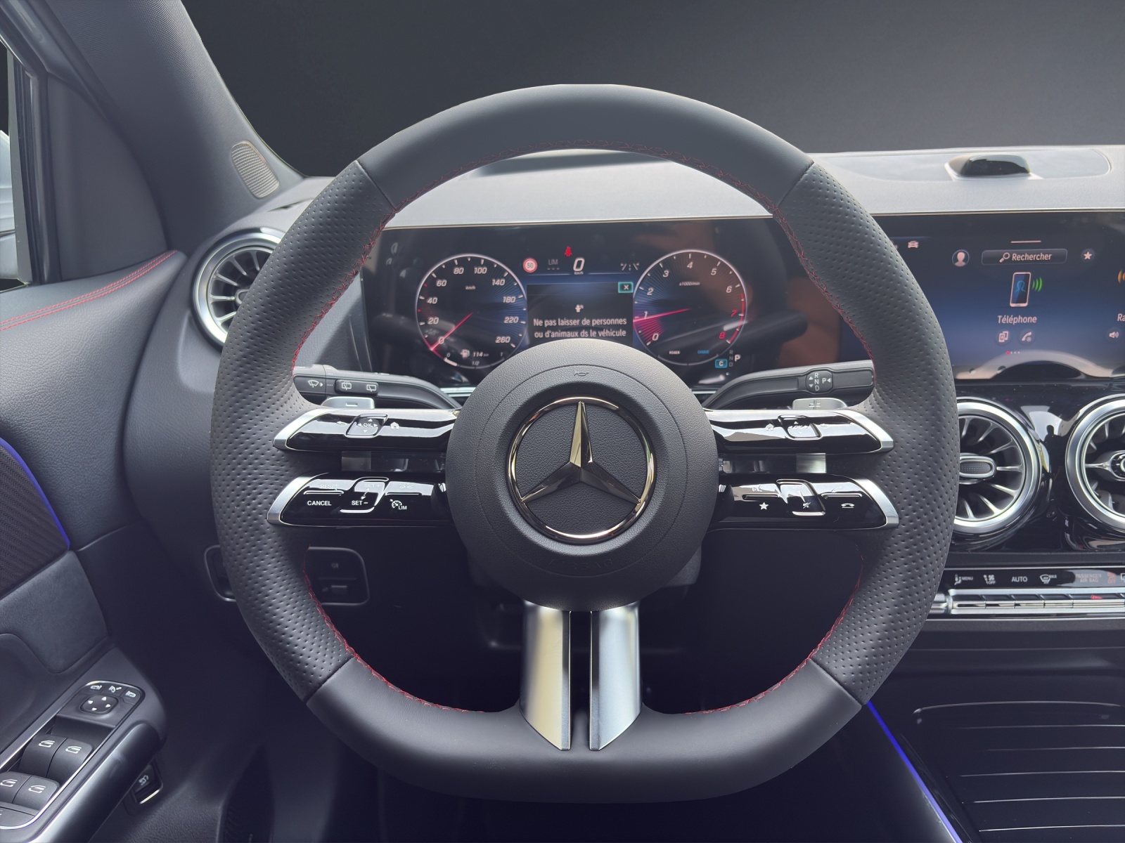 MERCEDES-BENZ GLA 220 4Matic 8G-DCT-image-14
