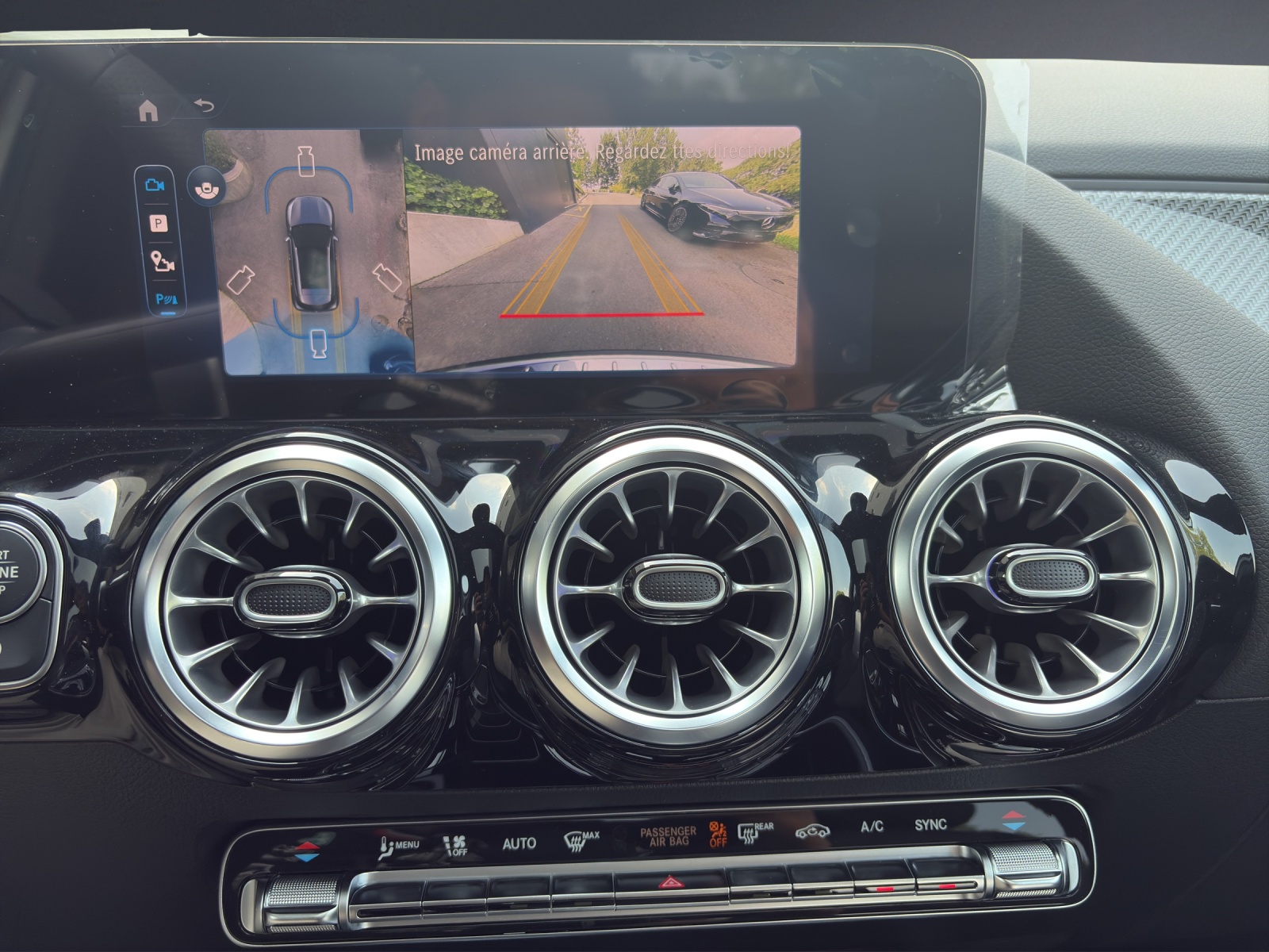 MERCEDES-BENZ GLA 220 4Matic 8G-DCT-image-15