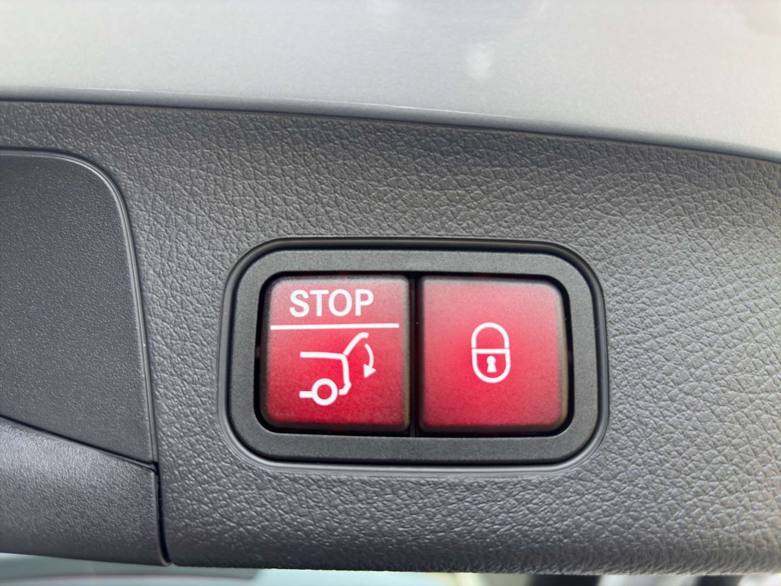 MERCEDES-BENZ GLA 220 4Matic 8G-DCT-image-8