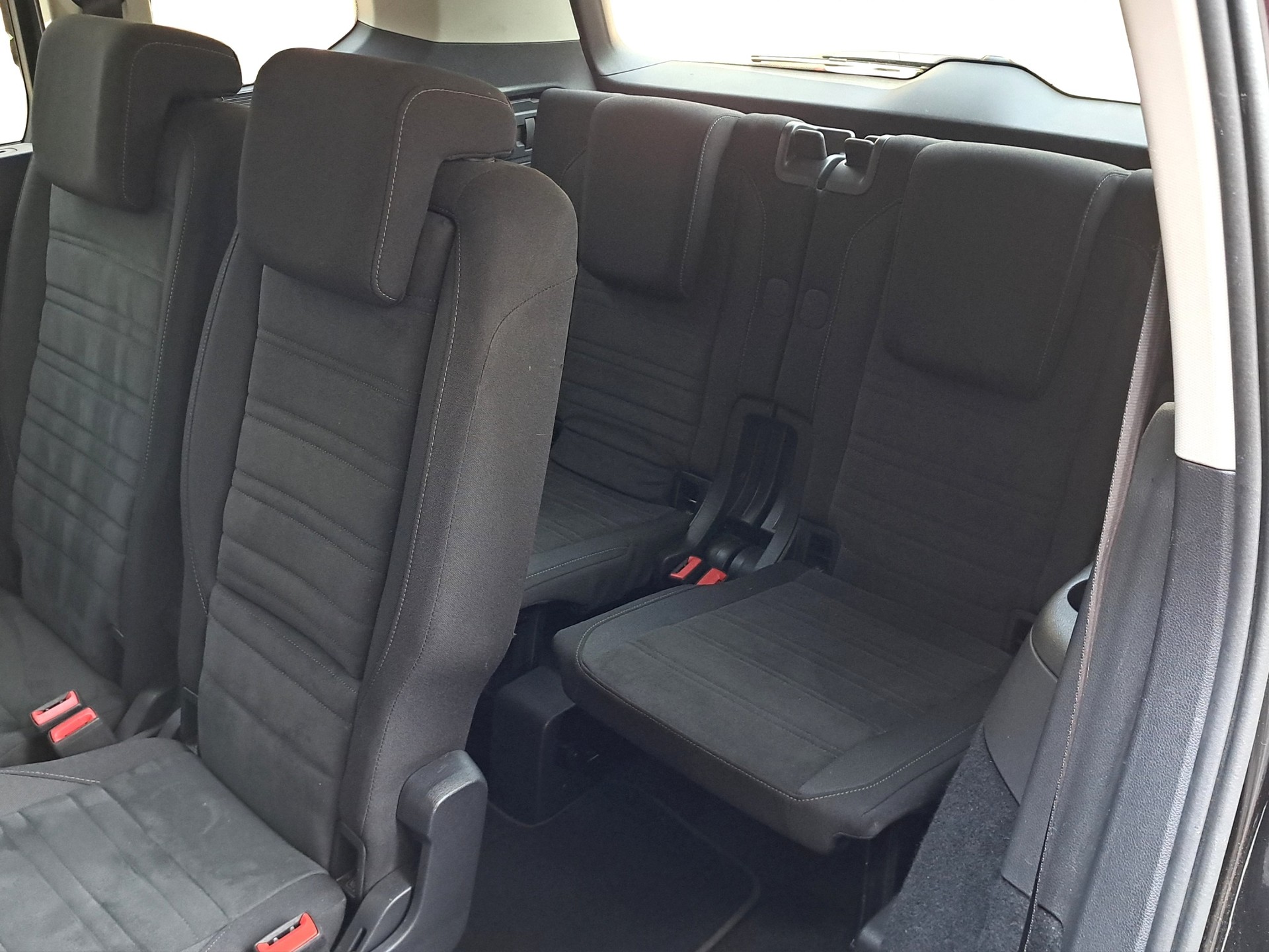 VW Touran 1.5 TSI EVO Highline DSG *7-Plätzer / Anhängerkupplung / App-Connect*-image-8