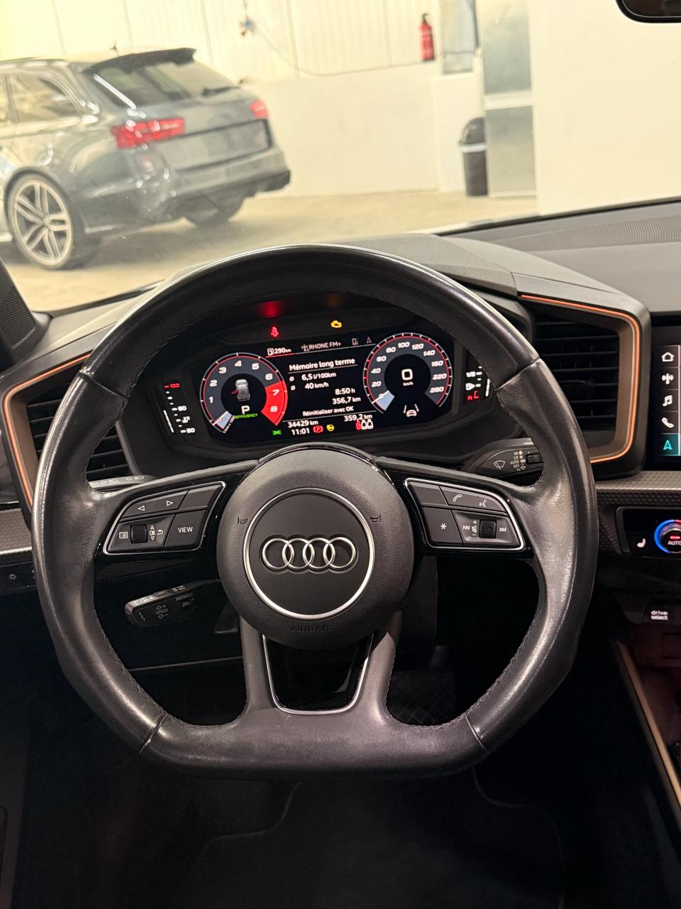 AUDI A1 allstreet 30 TFSI S-tronic-image-16