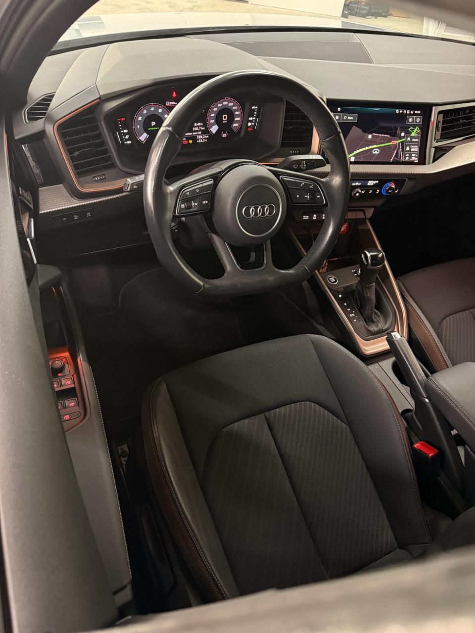 AUDI A1 allstreet 30 TFSI S-tronic-image-11