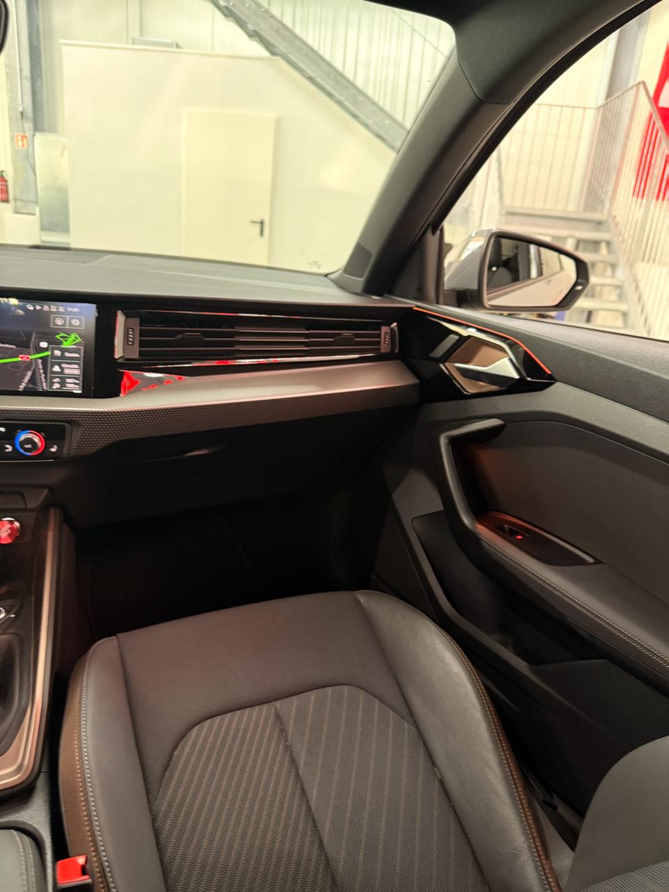 AUDI A1 allstreet 30 TFSI S-tronic-image-12